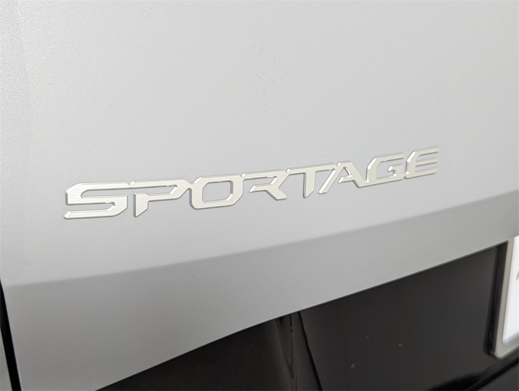 2025 Kia Sportage SX 8