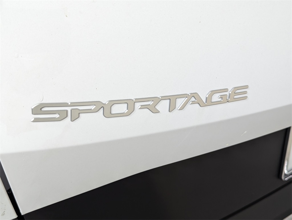 2025 Kia Sportage EX 8