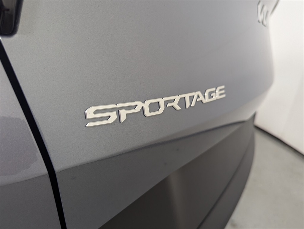 2025 Kia Sportage EX 8