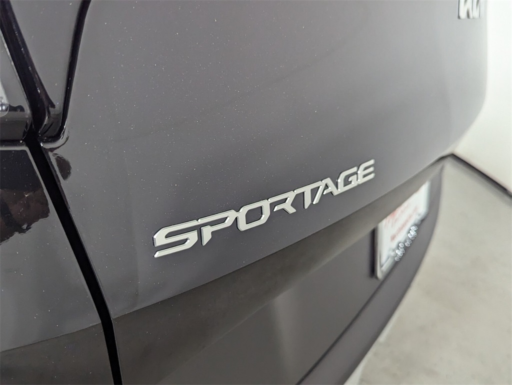 2025 Kia Sportage EX 8