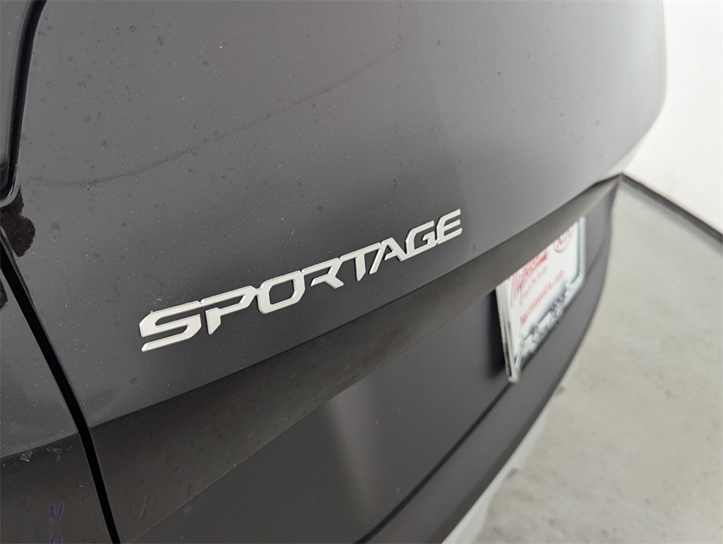 2025 Kia Sportage EX 8