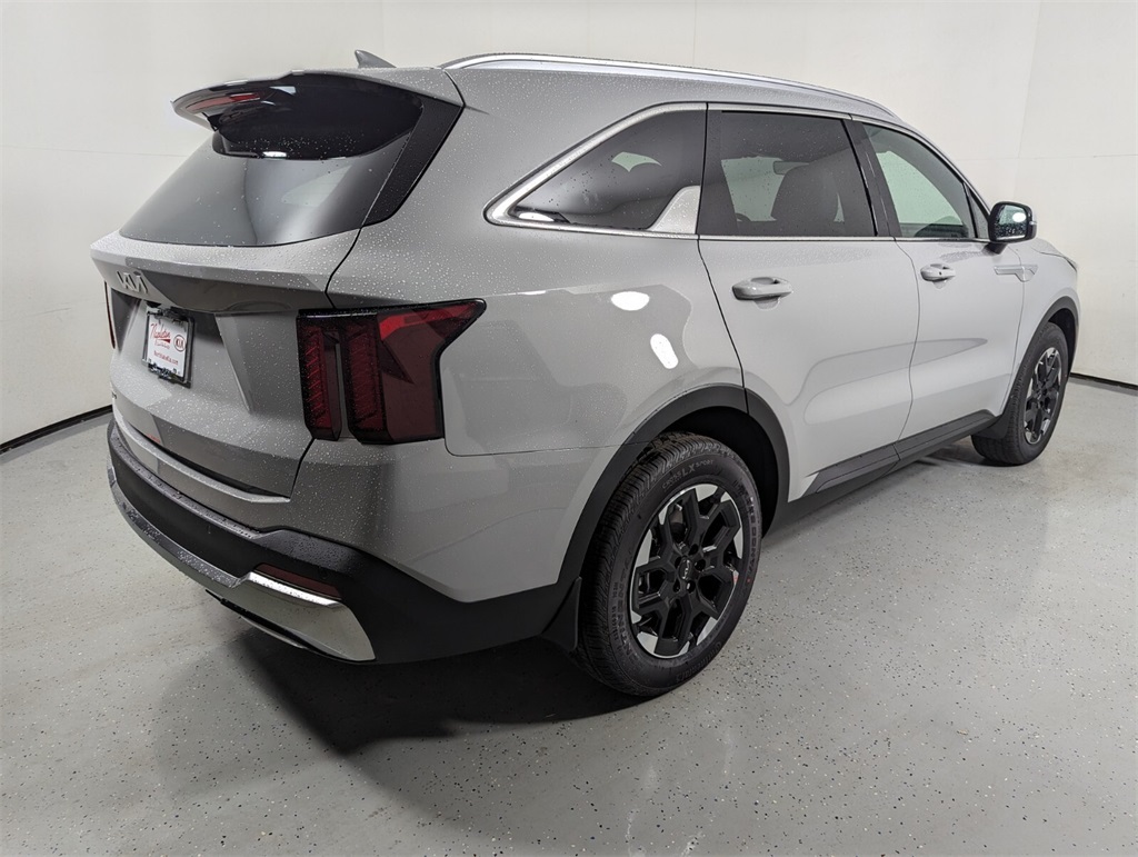 2025 Kia Sorento S 6