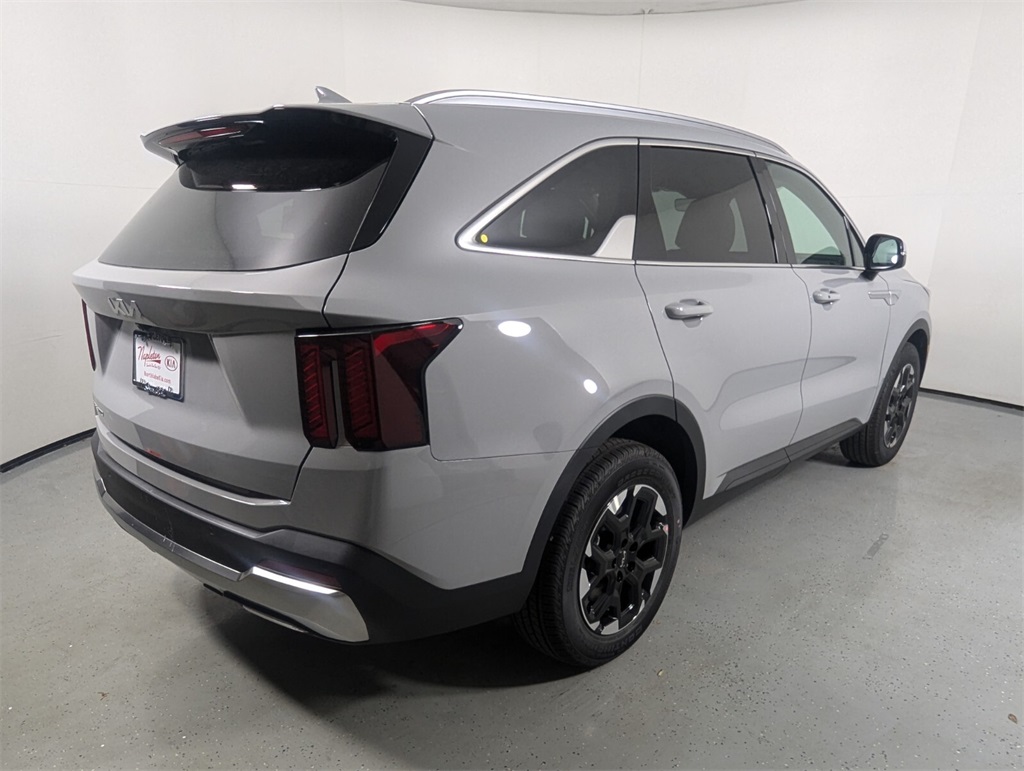 2025 Kia Sorento S 6