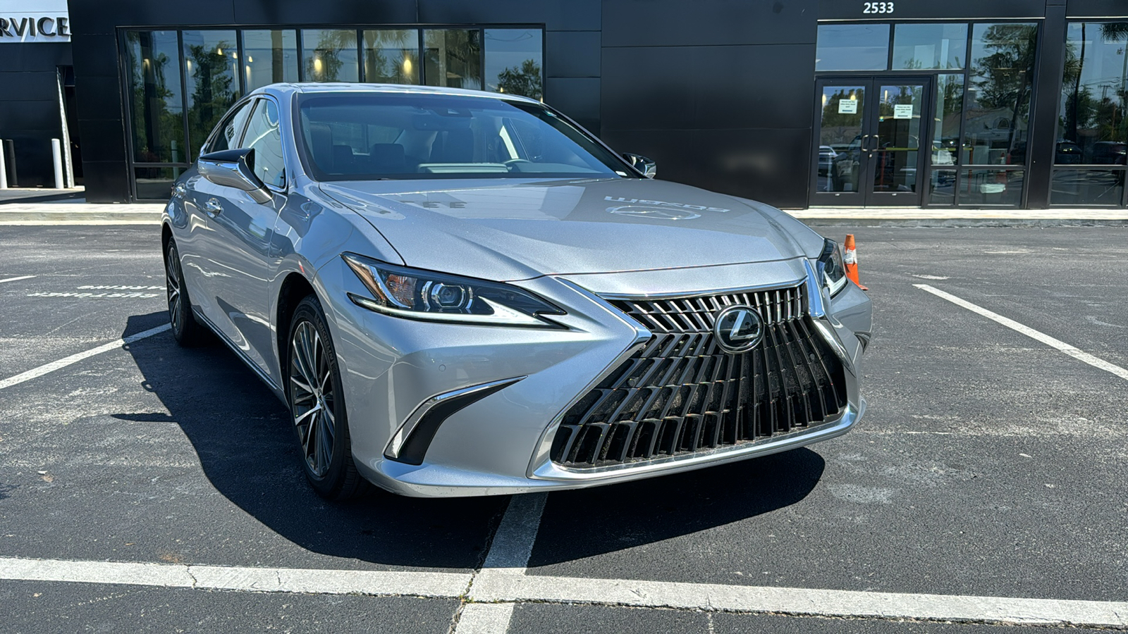 2023 Lexus ES 350 2