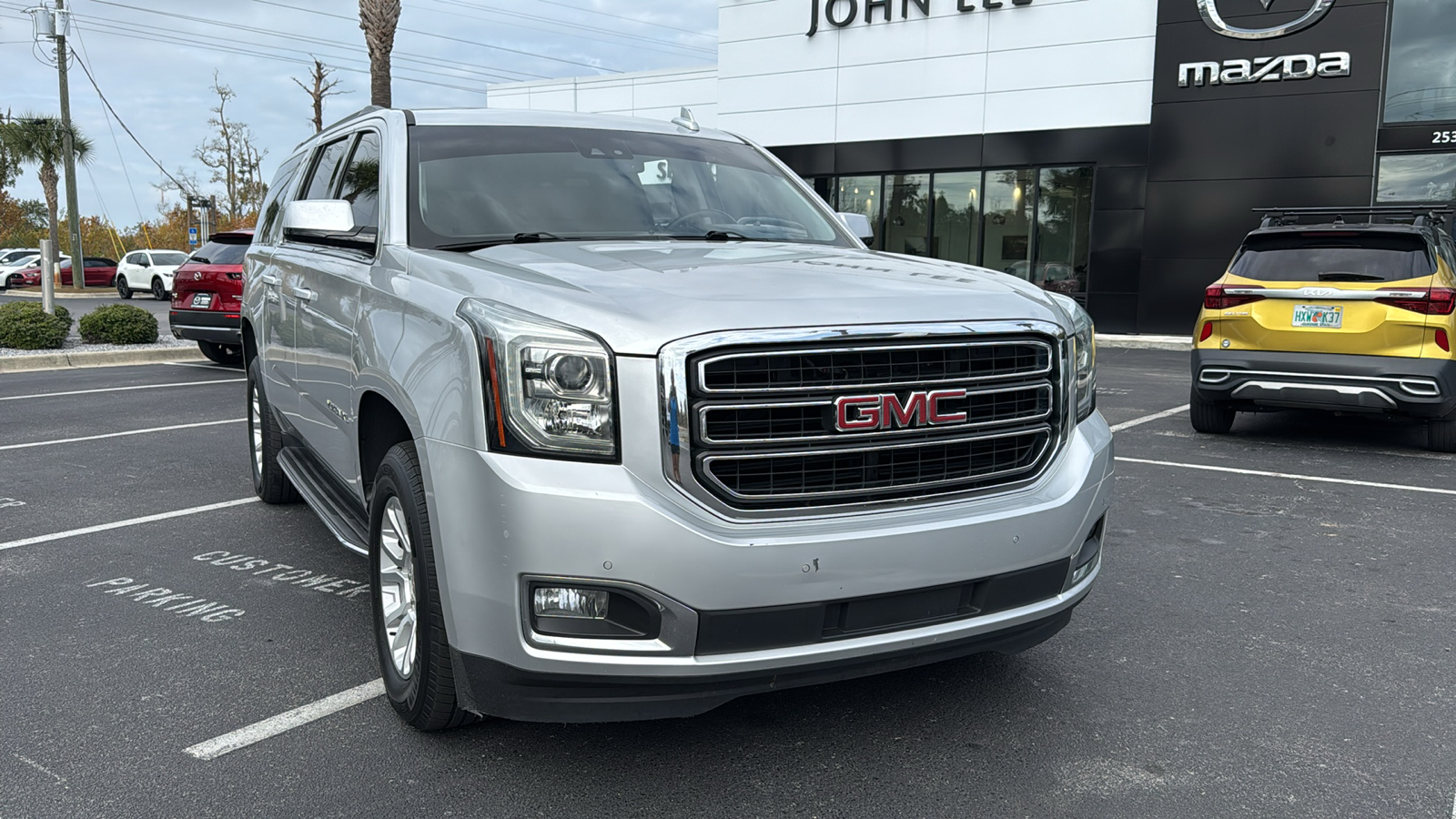 2019 GMC Yukon XL SLT 2