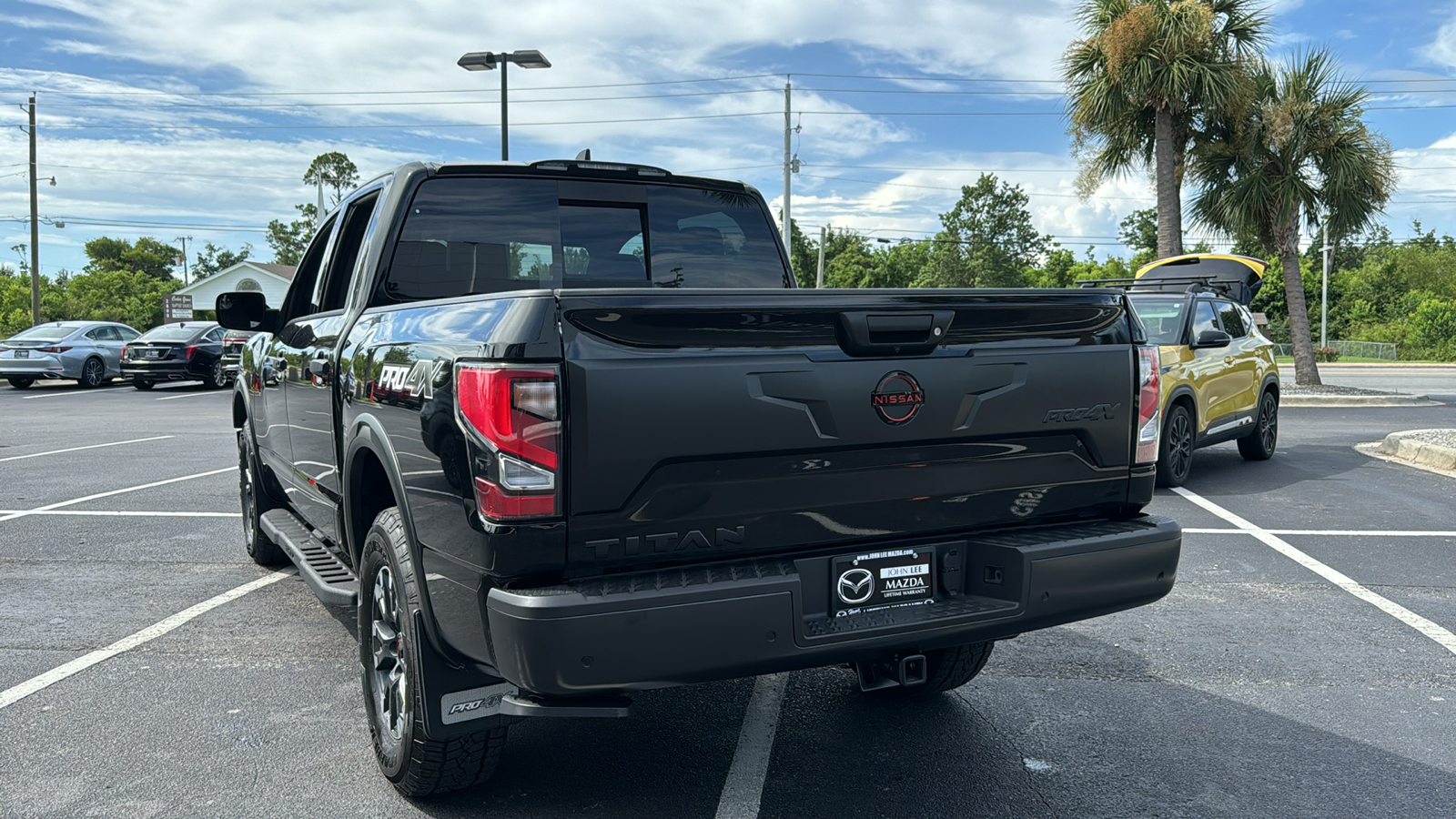 2023 Nissan Titan PRO-4X 5