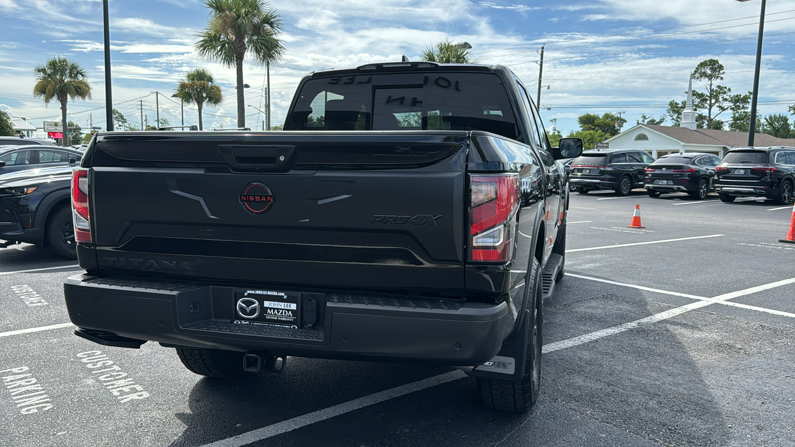 2023 Nissan Titan PRO-4X 10