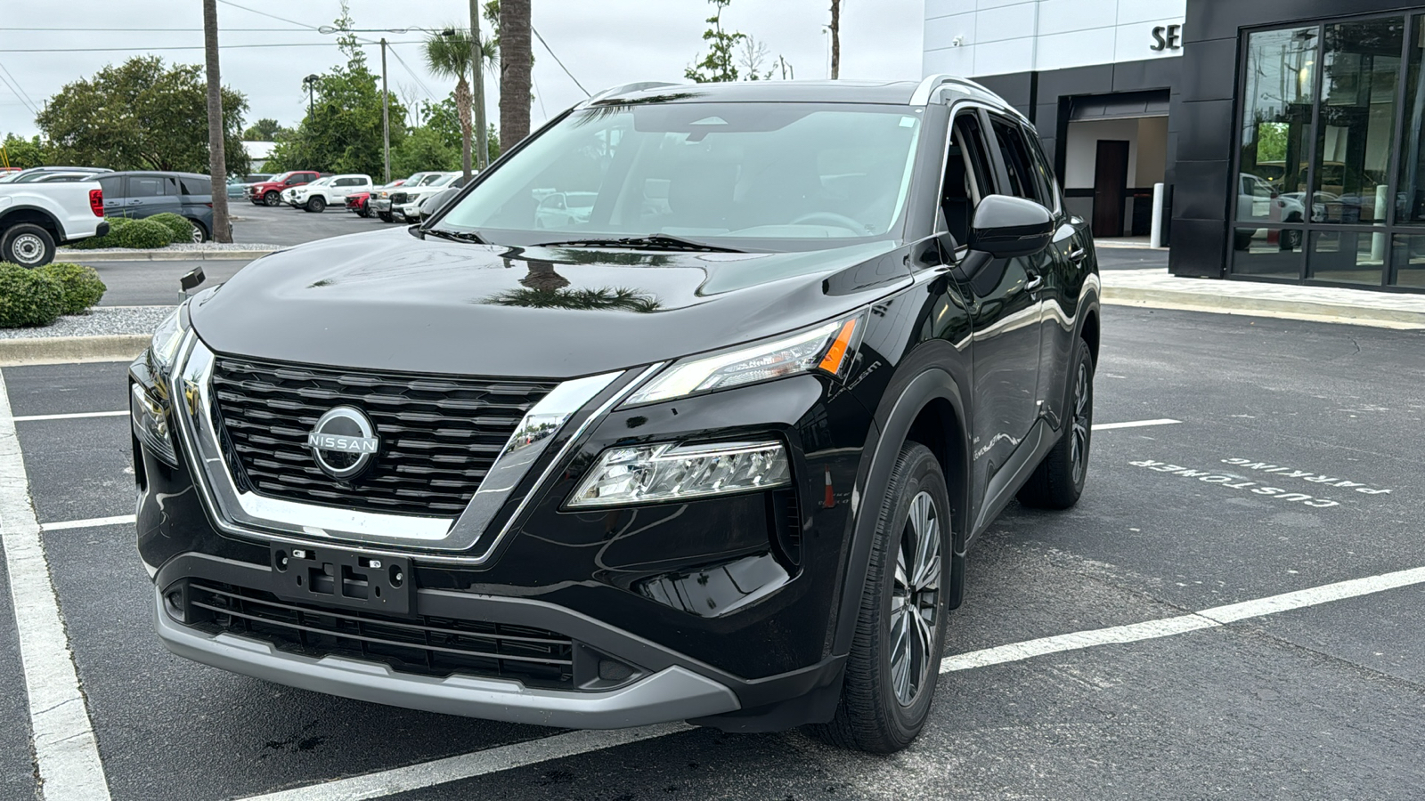 2023 Nissan Rogue SV 4