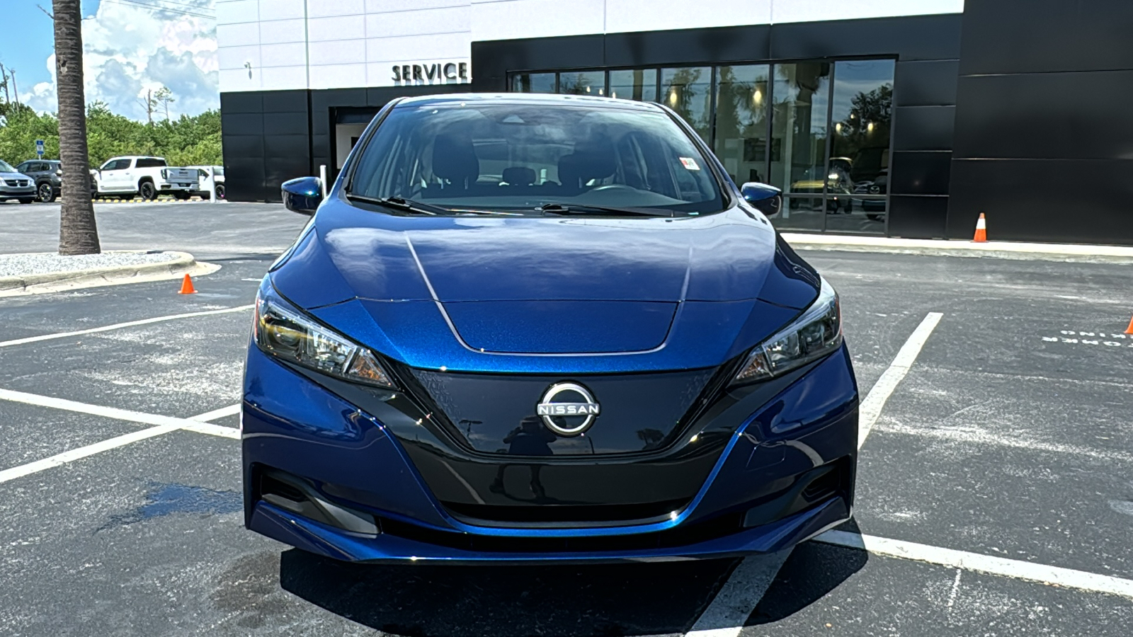 2023 Nissan Leaf S 3