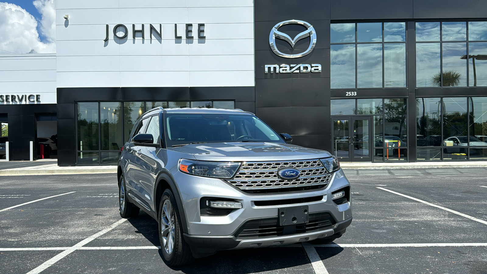 2022 Ford Explorer Limited 1