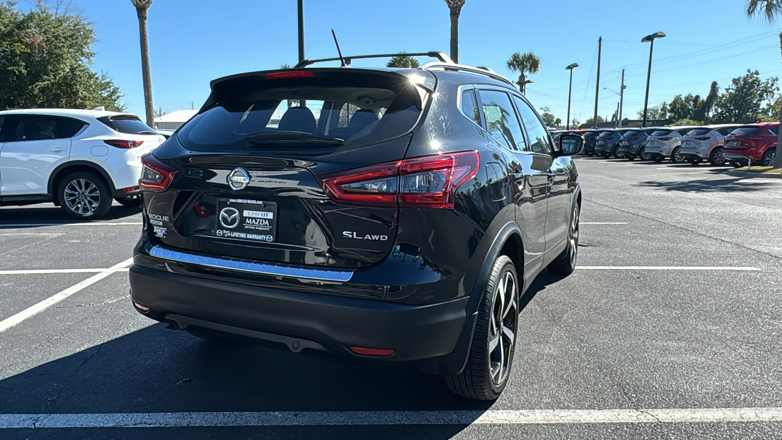 2022 Nissan Rogue Sport SL 10