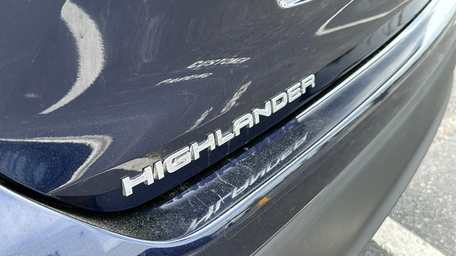 2020 Toyota Highlander Hybrid LE 7