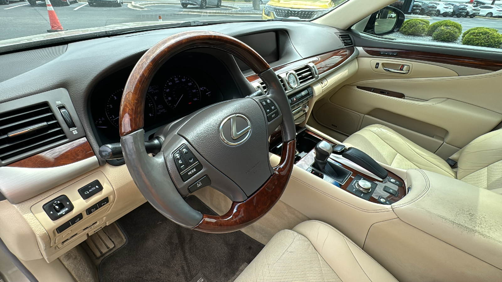 2013 Lexus LS 460 15