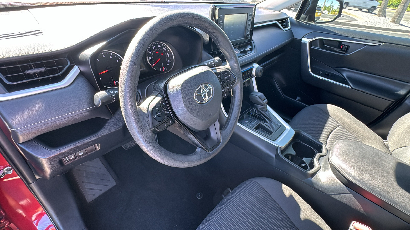 2019 Toyota RAV4 LE 13