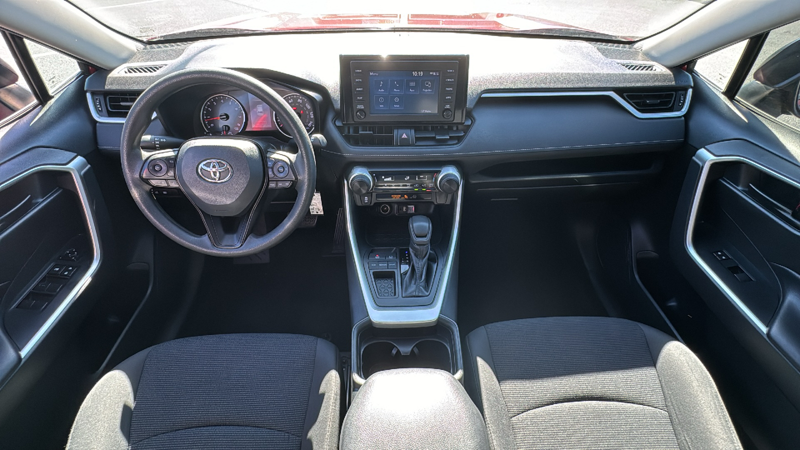 2019 Toyota RAV4 LE 26