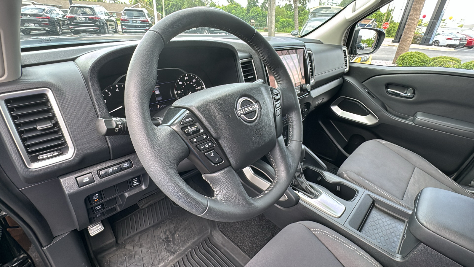 2022 Nissan Frontier SV 13