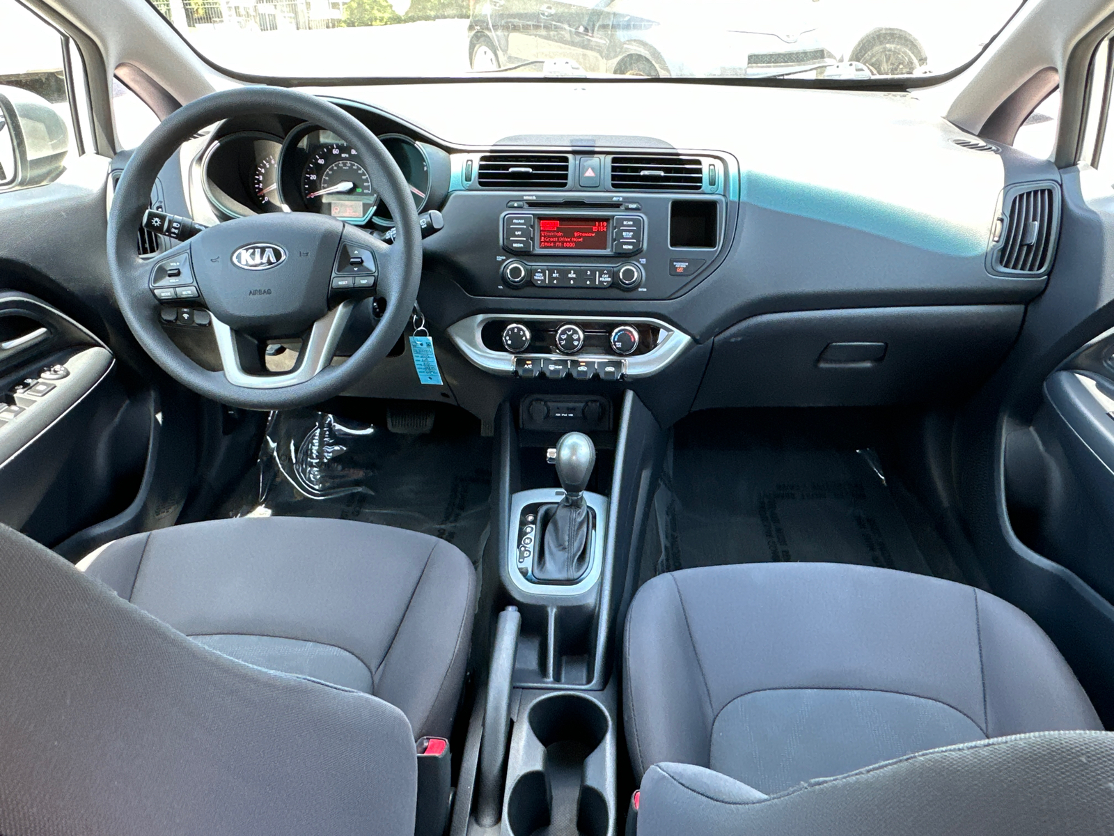 2013 Kia Rio LX 12