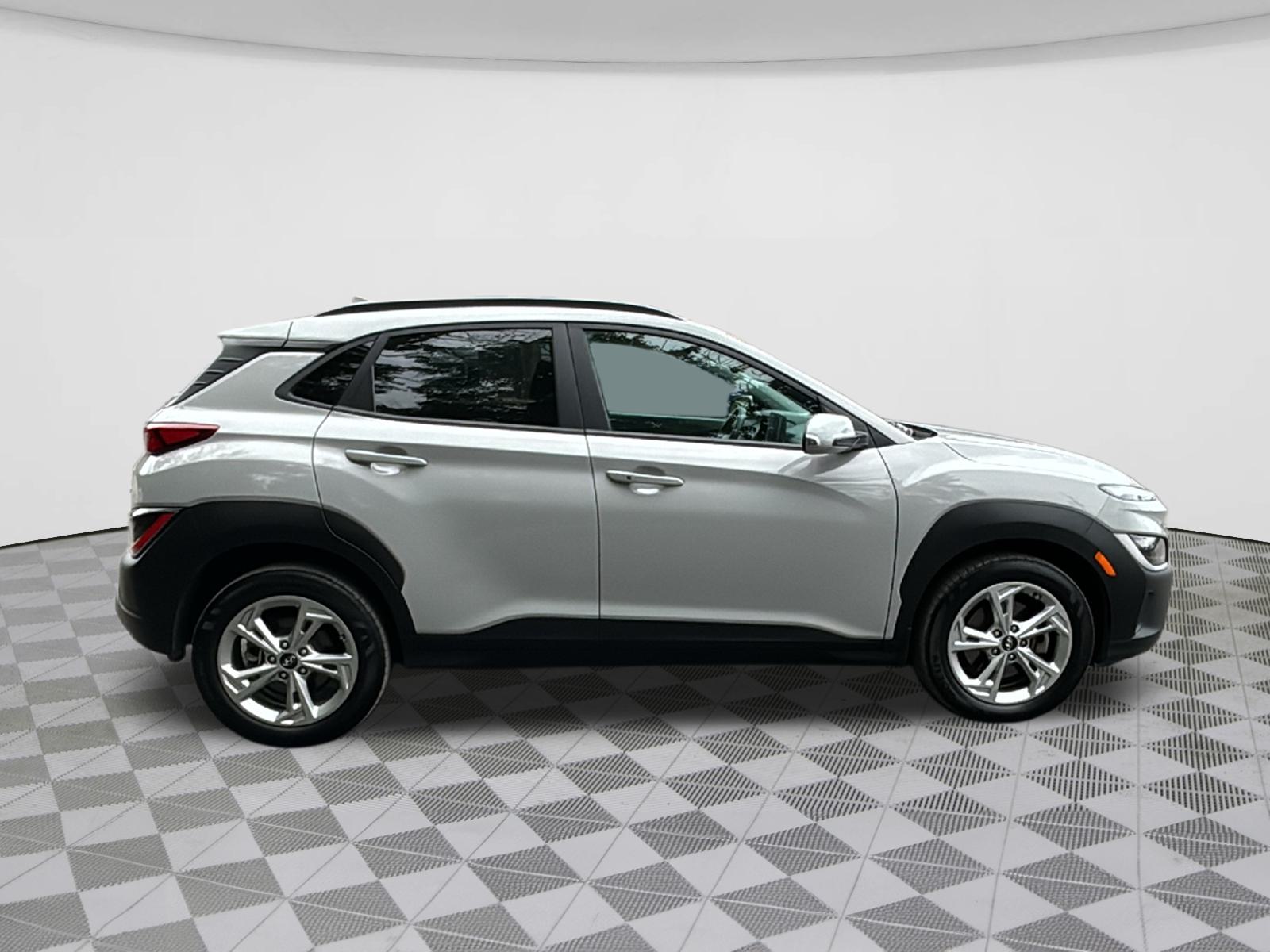 2022 Hyundai Kona SEL 8