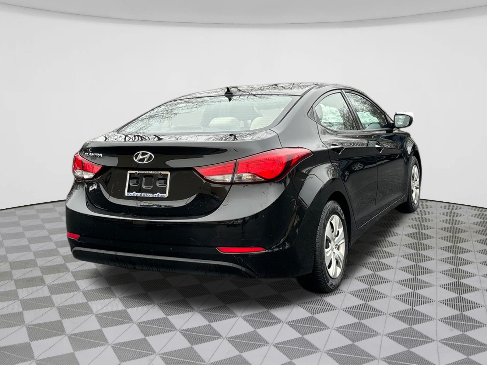 2016 Hyundai Elantra SE 7