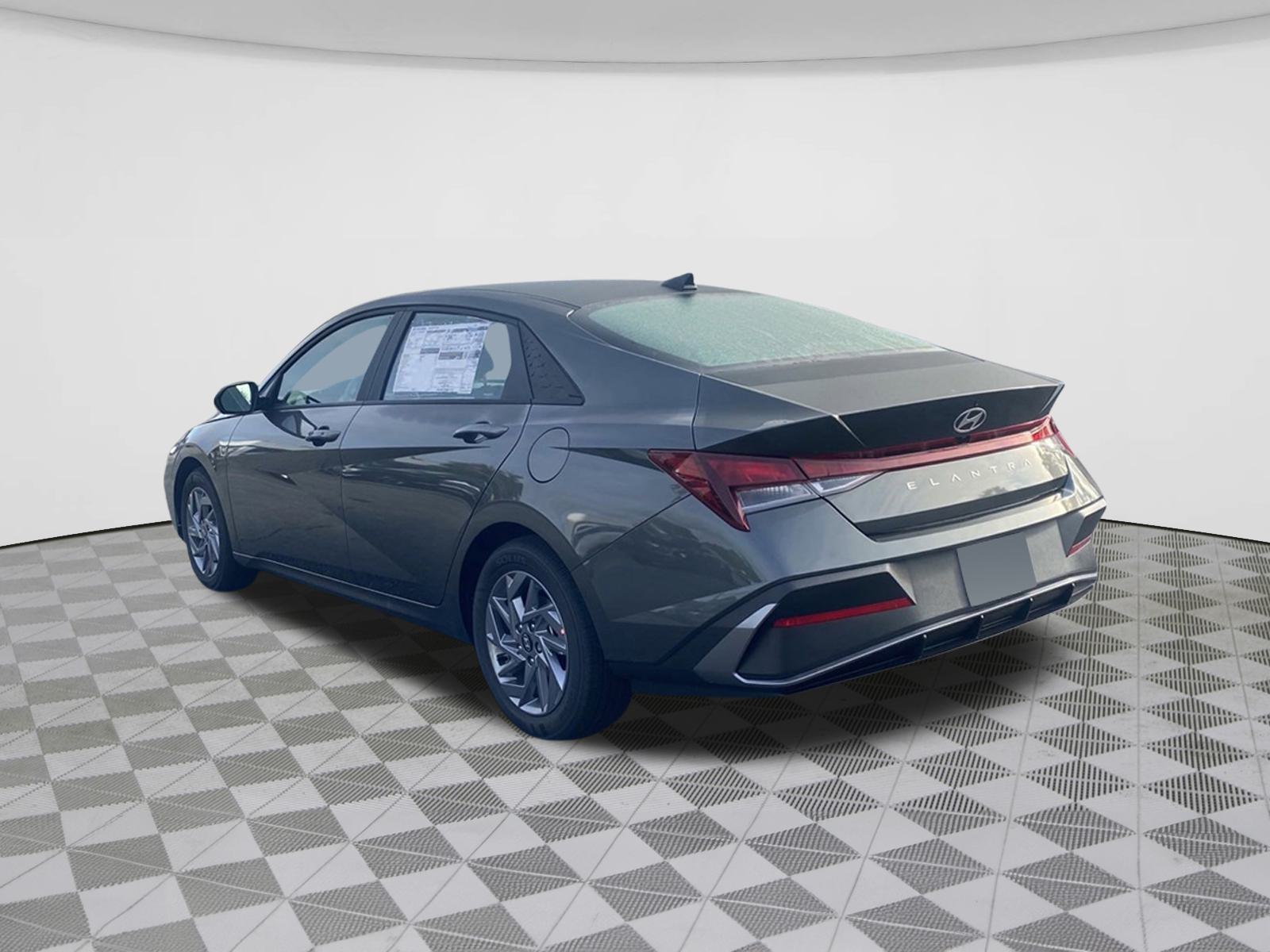 2024 Hyundai Elantra SEL 7