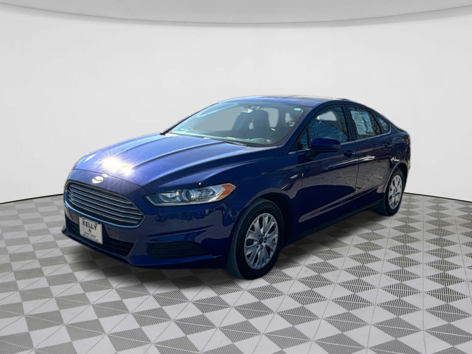 2014 Ford Fusion S 3