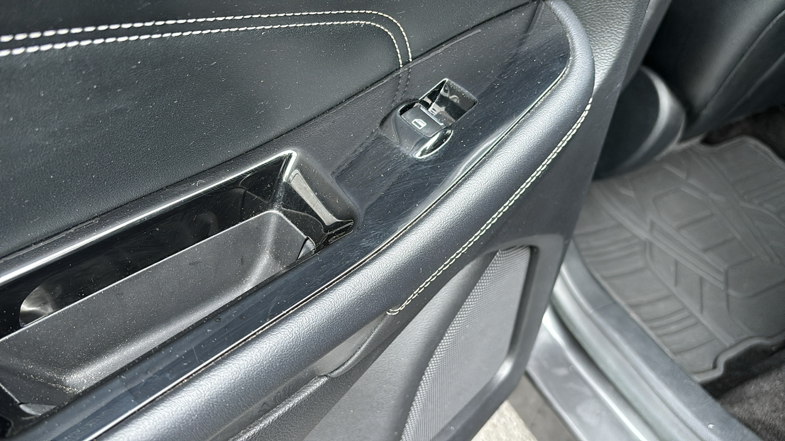 2015 Ford Edge Titanium 14