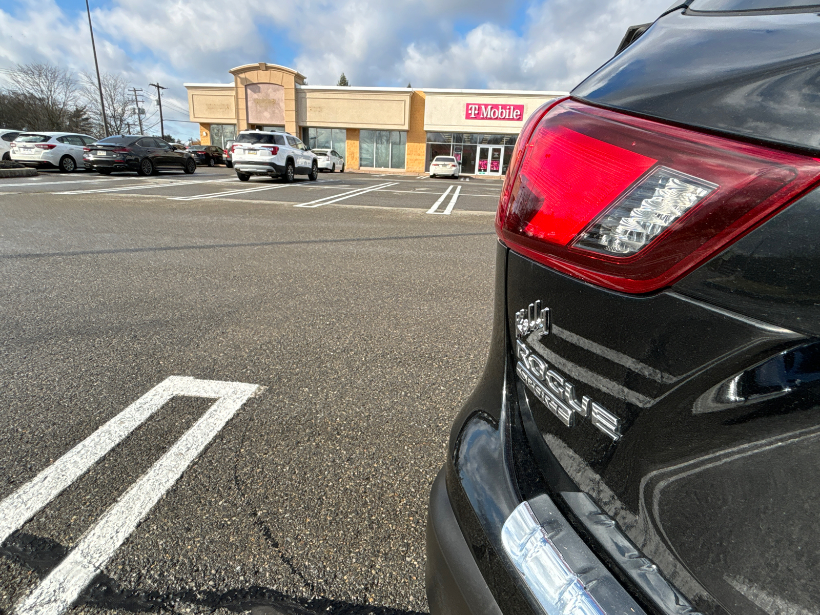 2017 Nissan Rogue Sport S 9