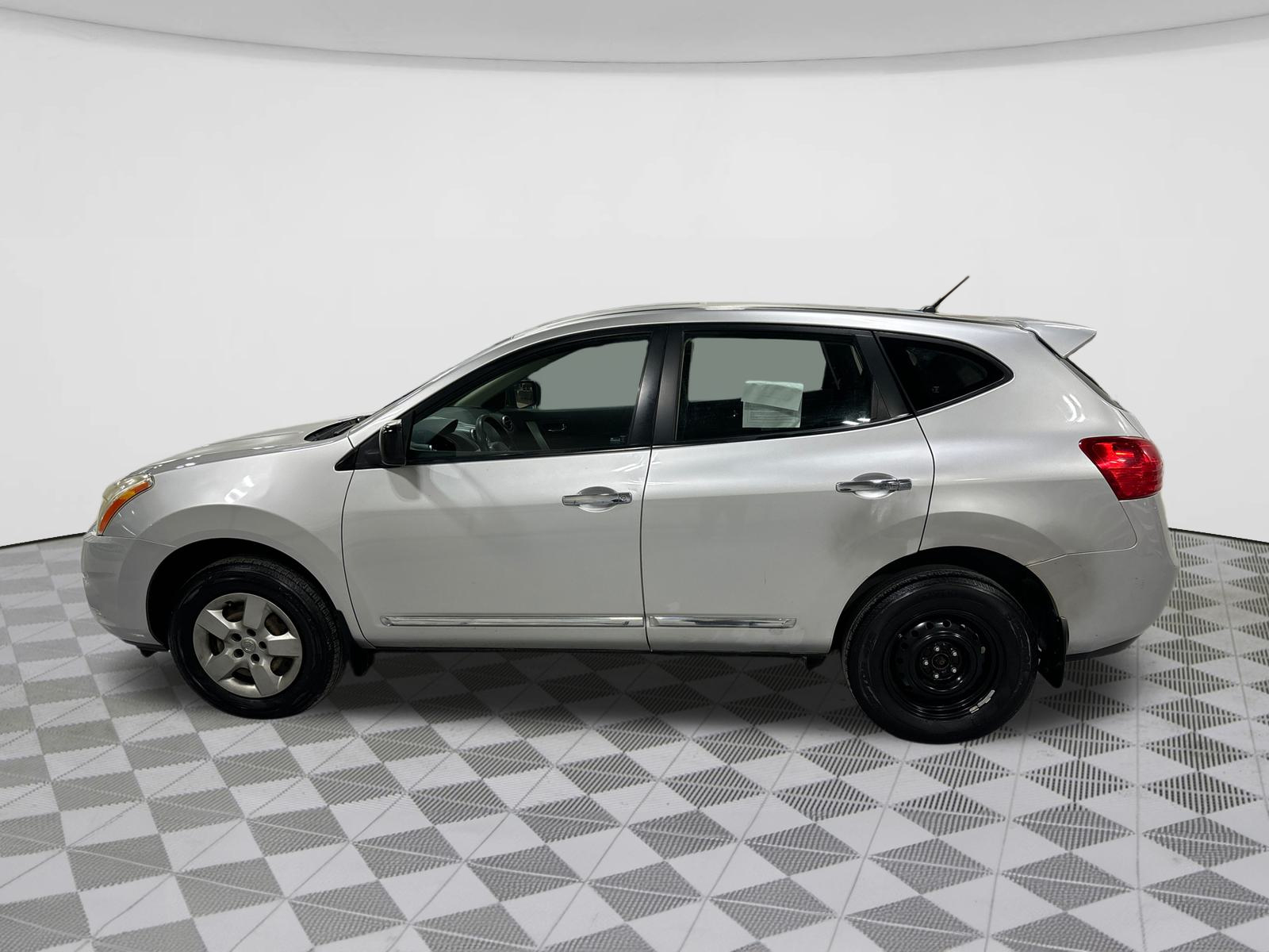 2013 Nissan Rogue S 4