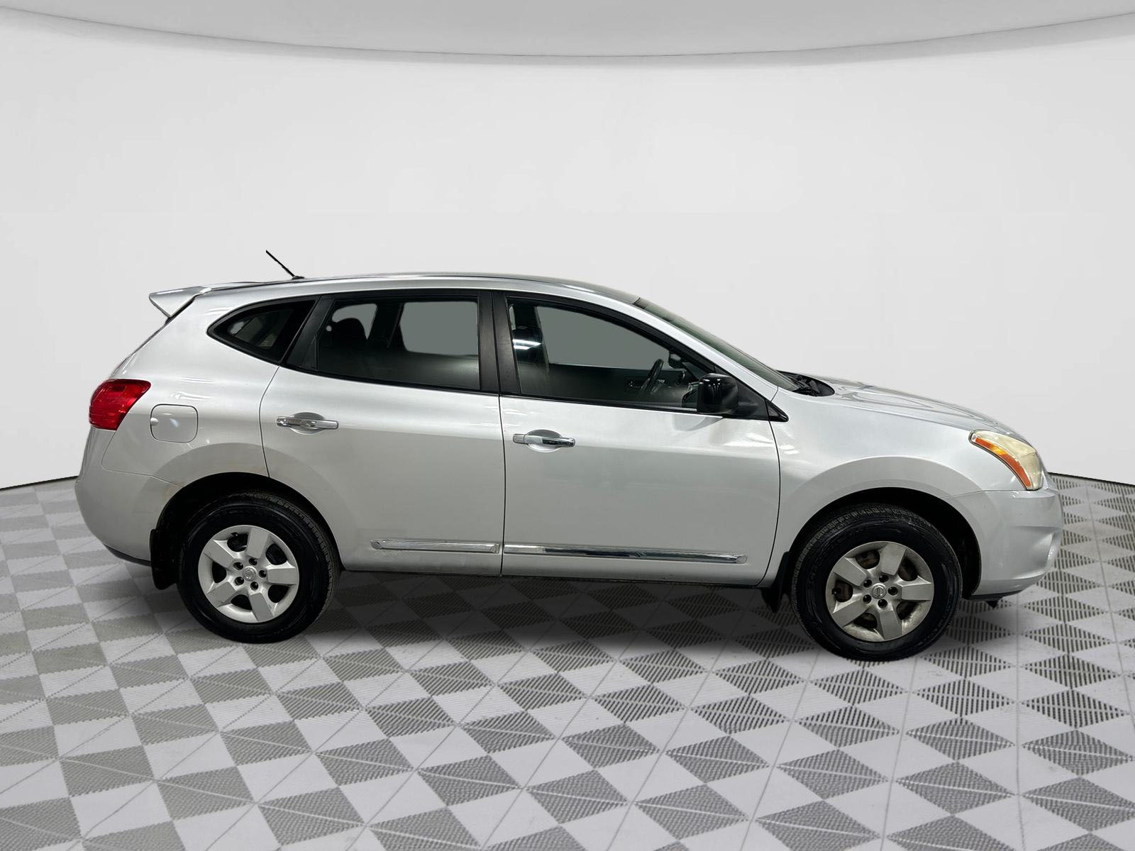 2013 Nissan Rogue S 8