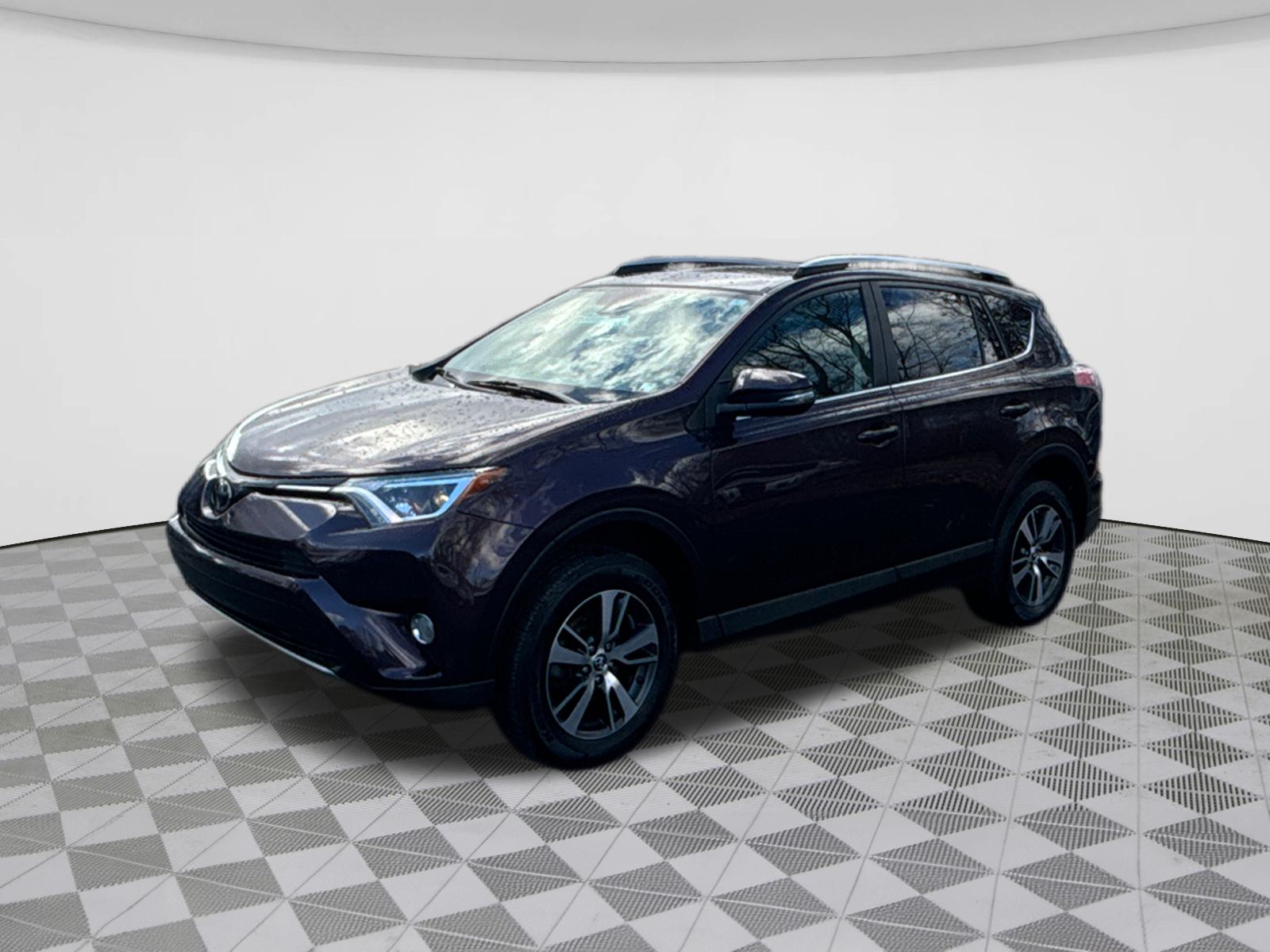 2018 Toyota RAV4 XLE 3