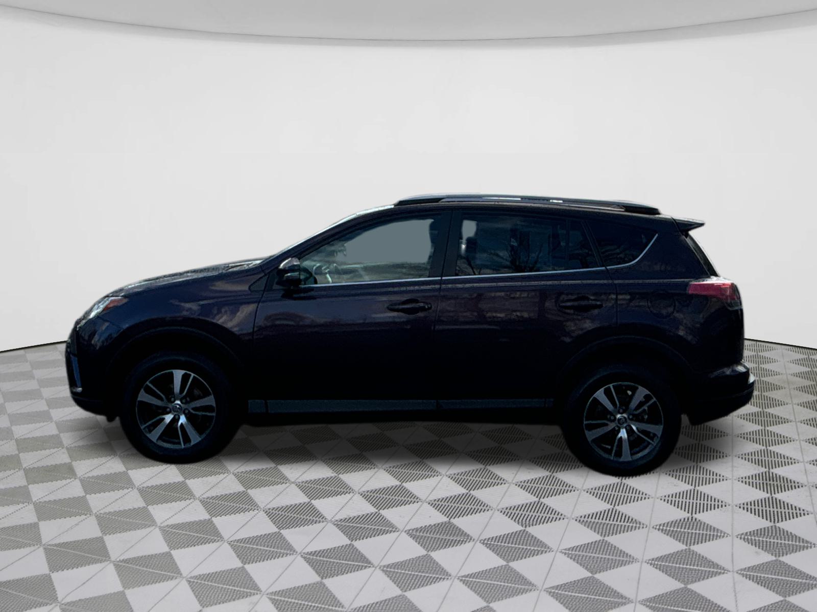 2018 Toyota RAV4 XLE 4