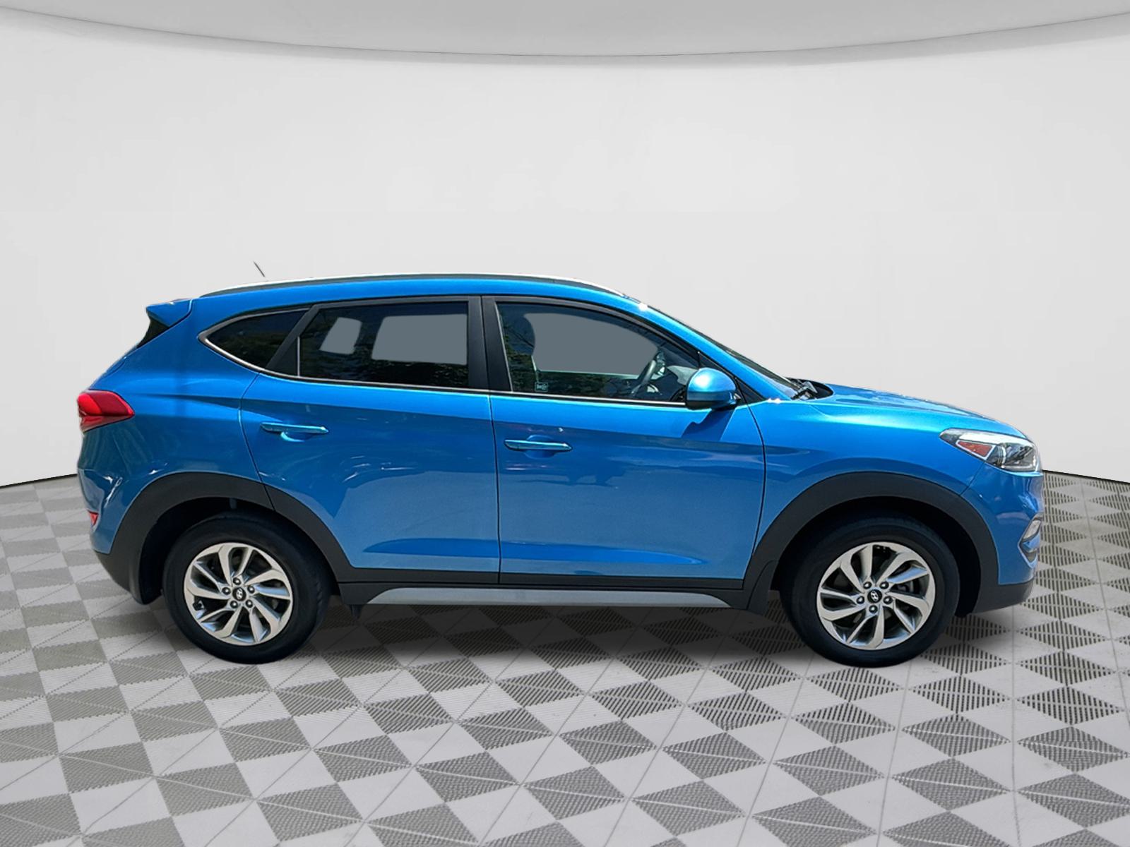 2017 Hyundai TUCSON  8