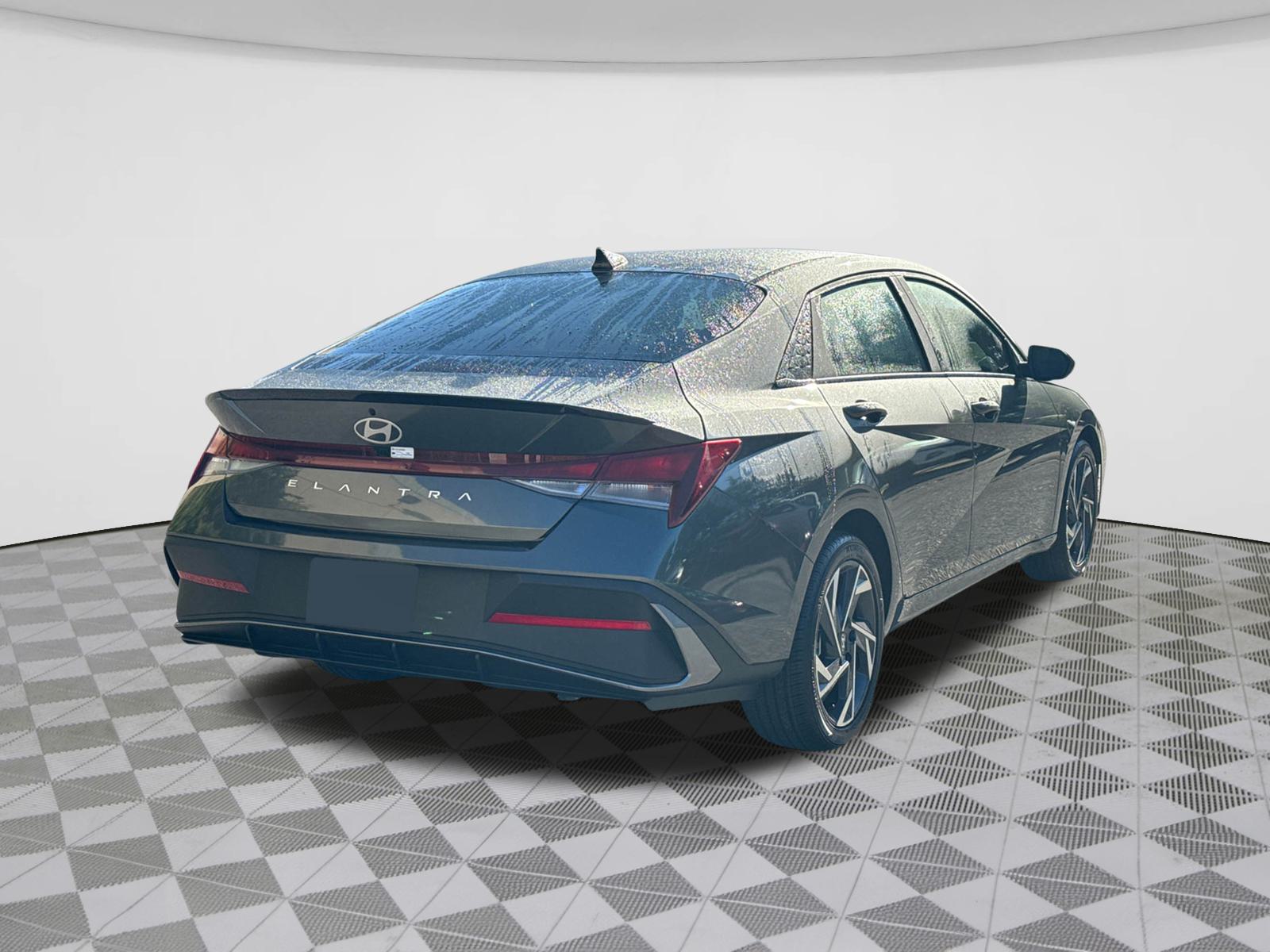 2025 Hyundai Elantra SEL 5