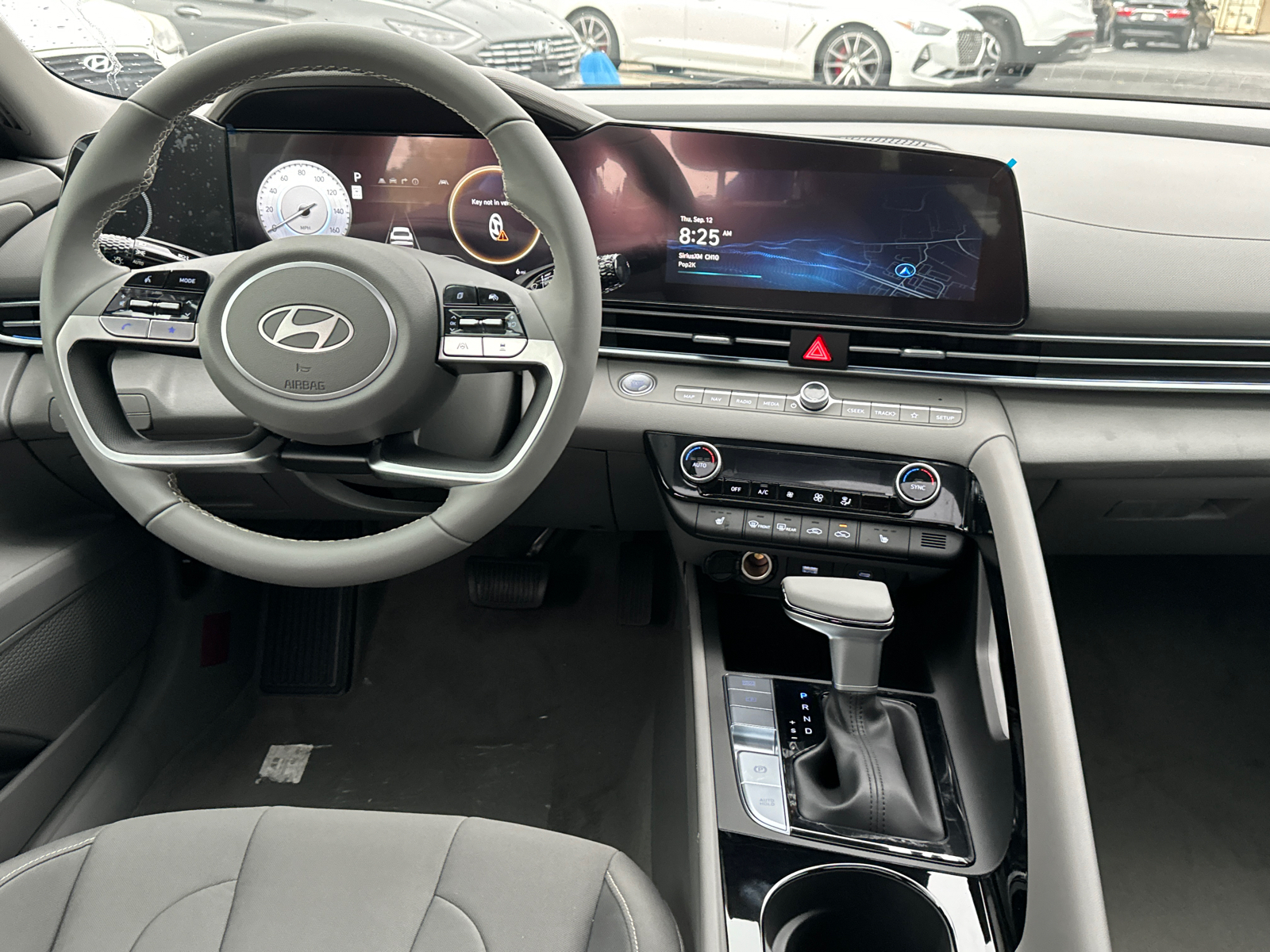 2025 Hyundai Elantra SEL 18