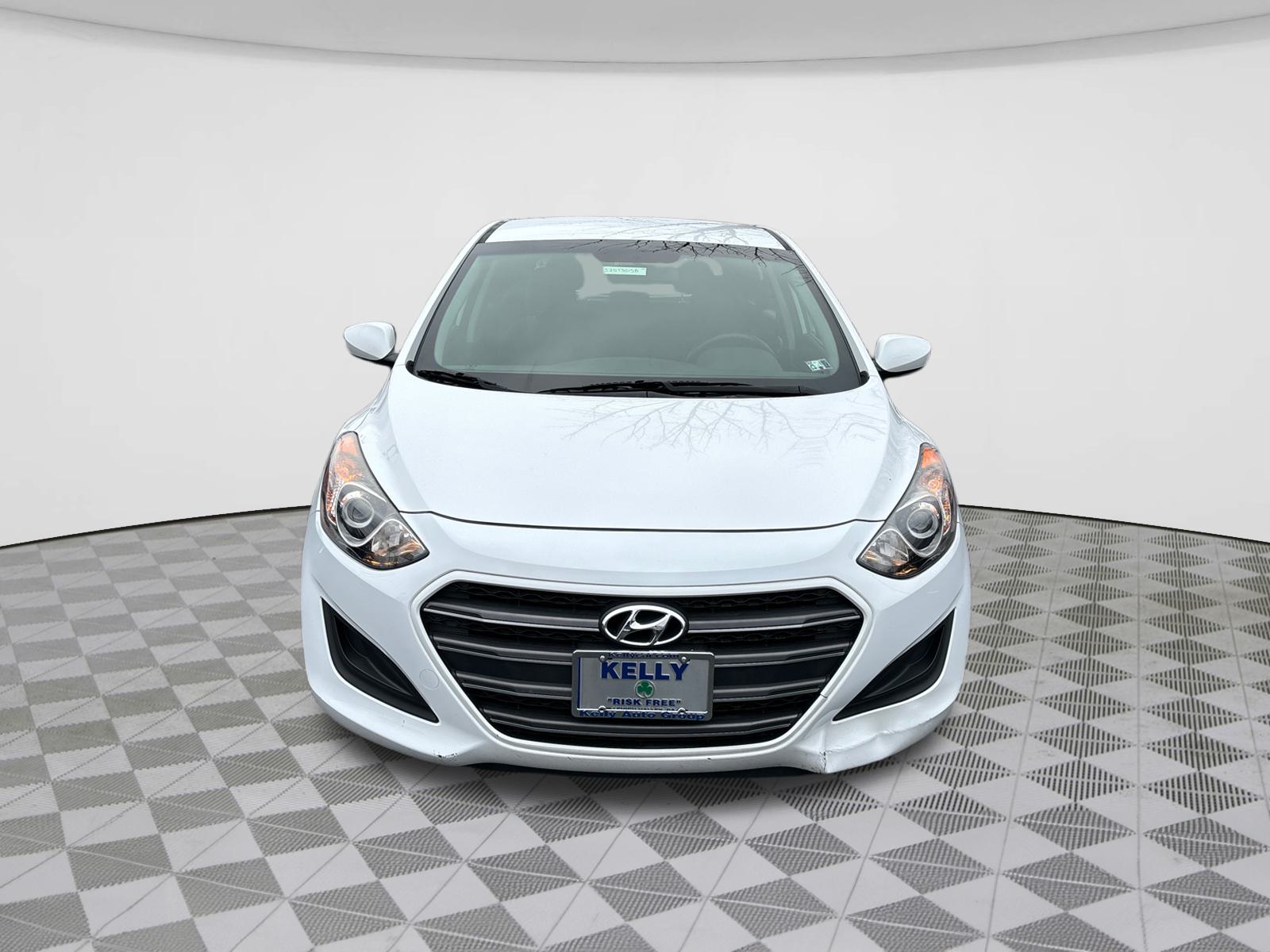 2017 Hyundai Elantra GT Base 2