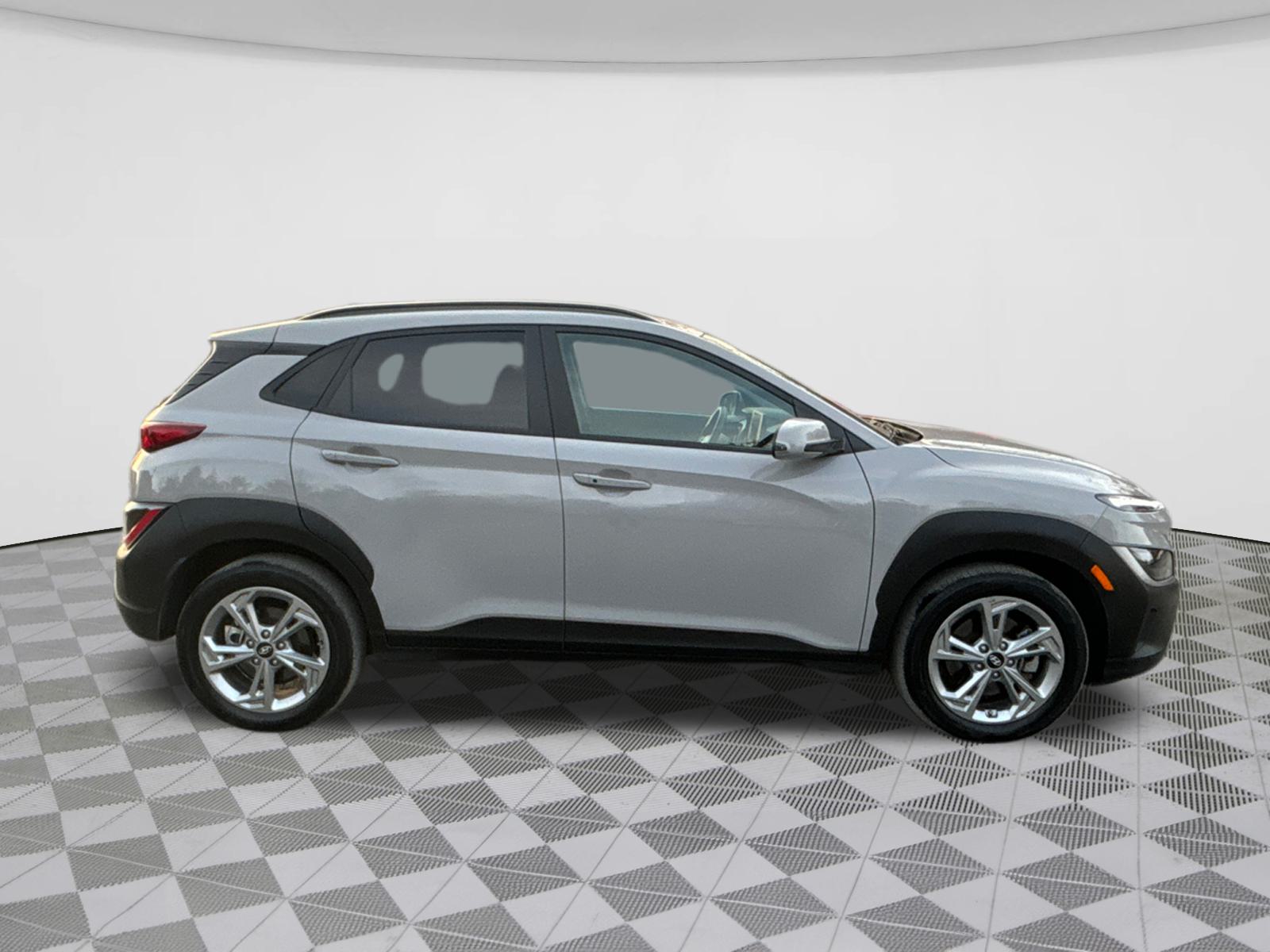 2023 Hyundai Kona SEL 8