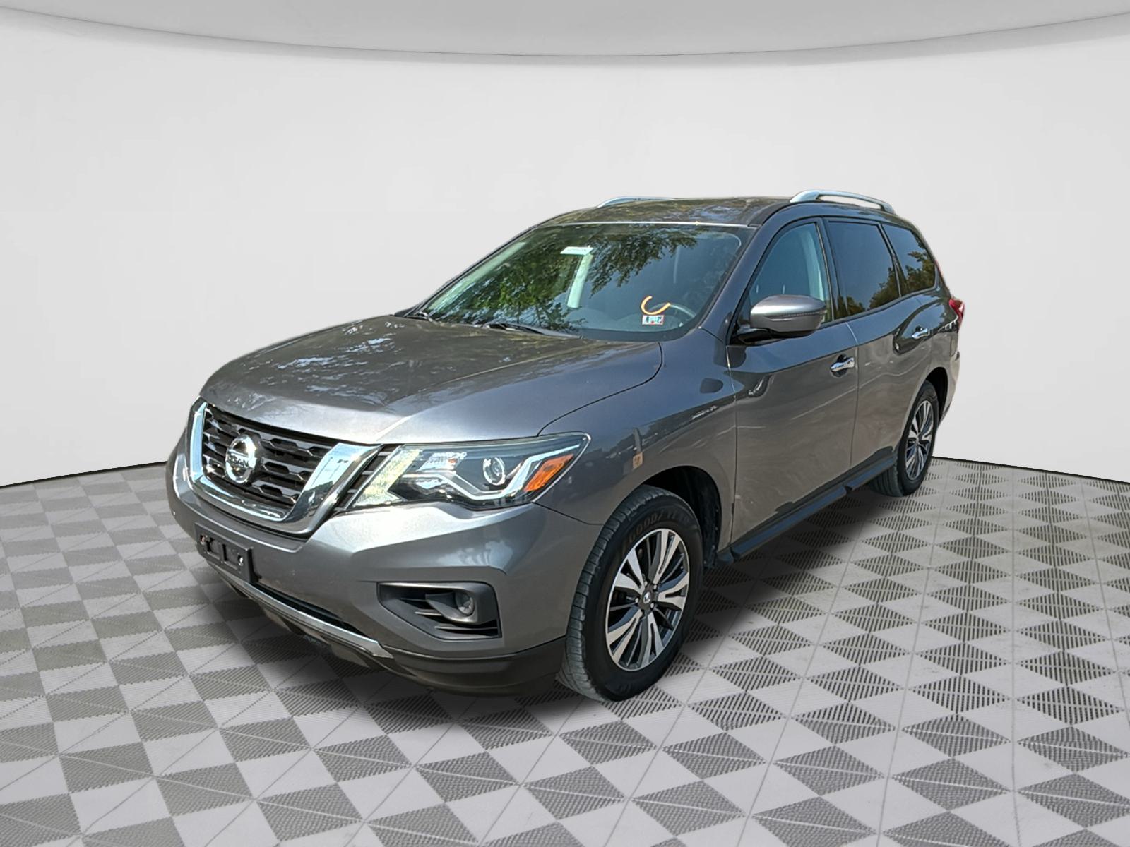 2017 Nissan Pathfinder S 3