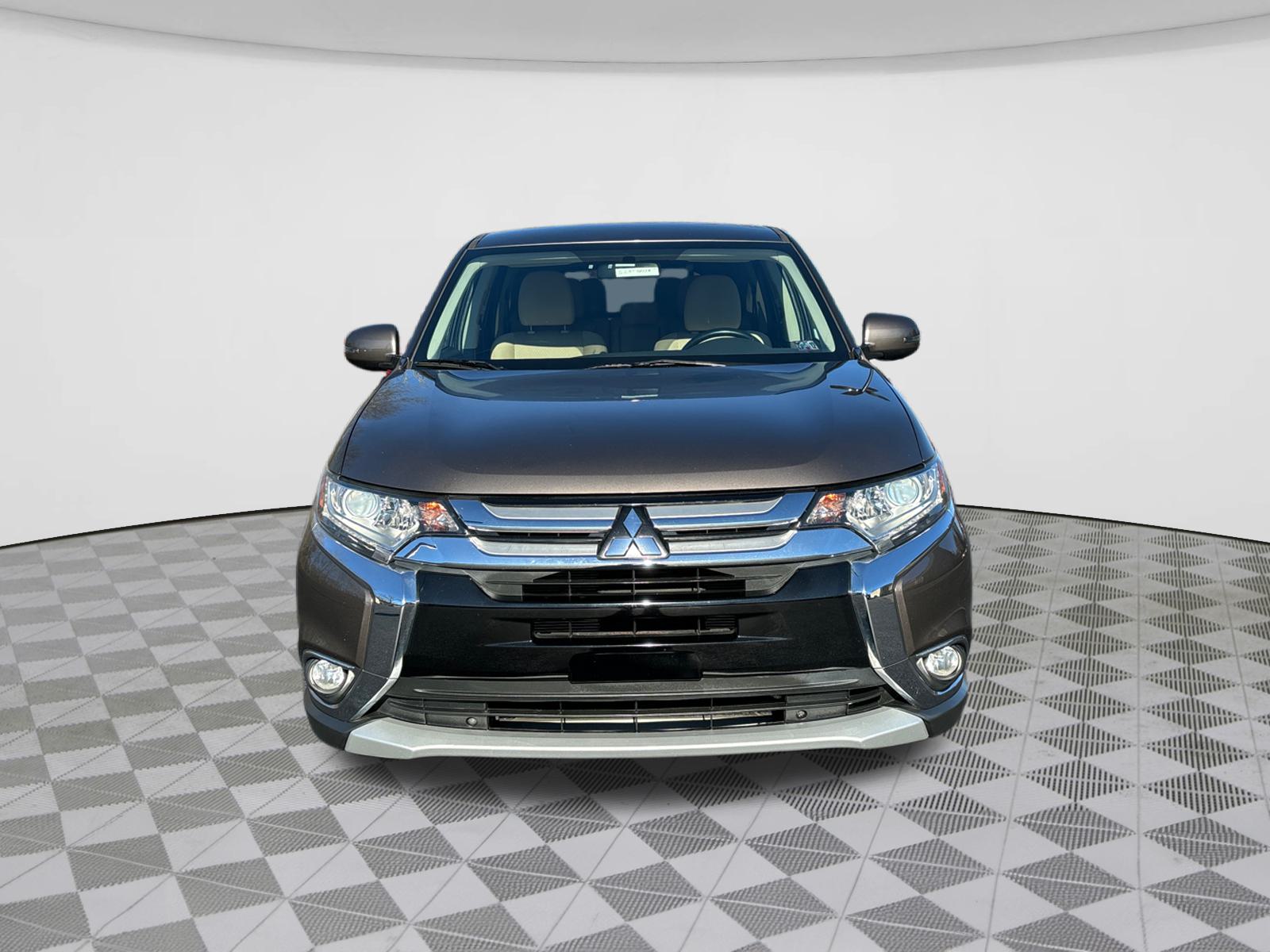 2016 Mitsubishi Outlander SE 2