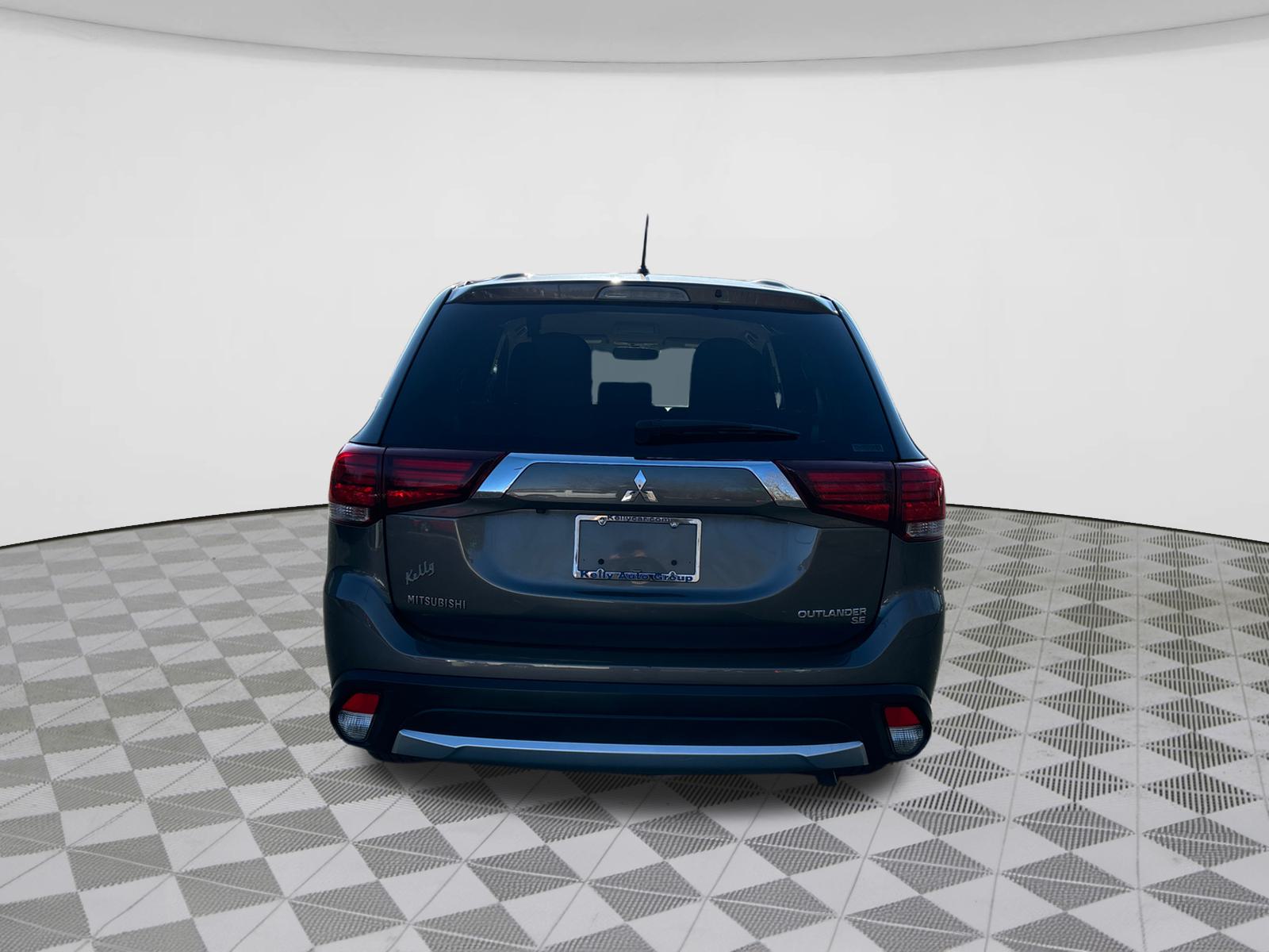 2016 Mitsubishi Outlander SE 6