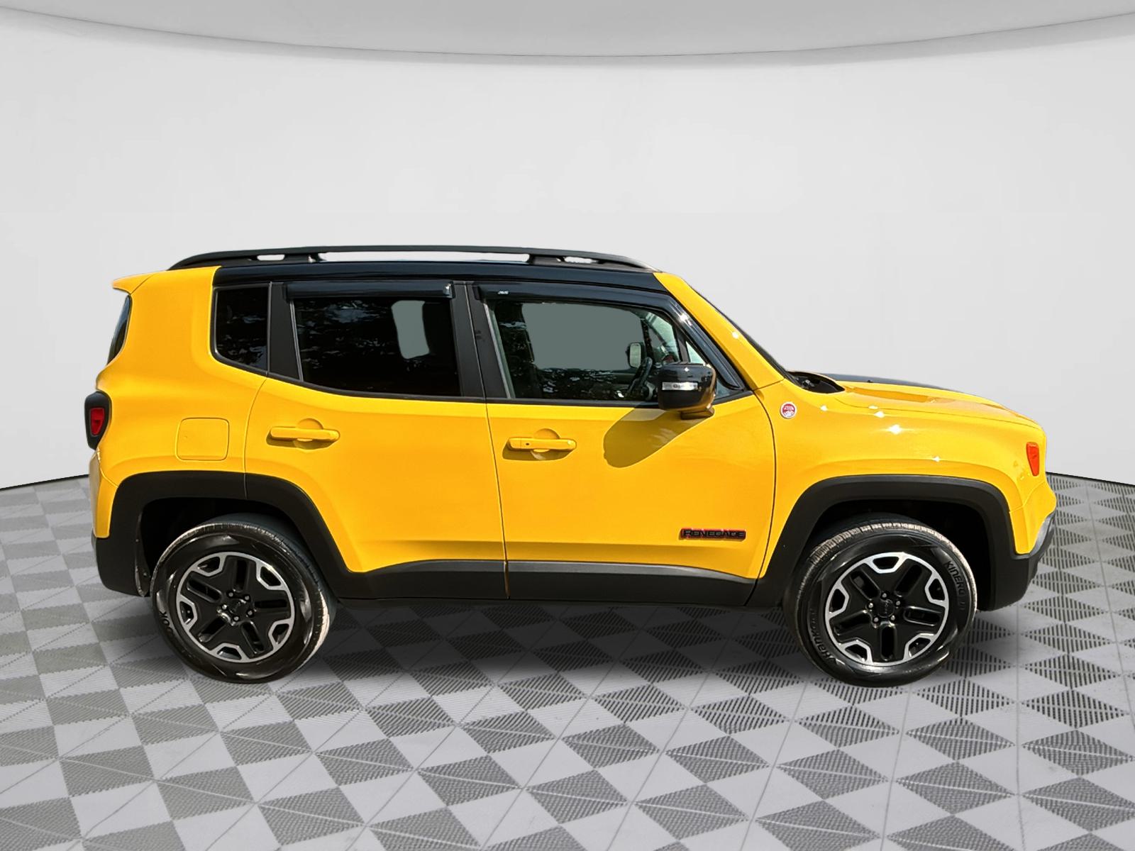 2016 Jeep Renegade Trailhawk 8