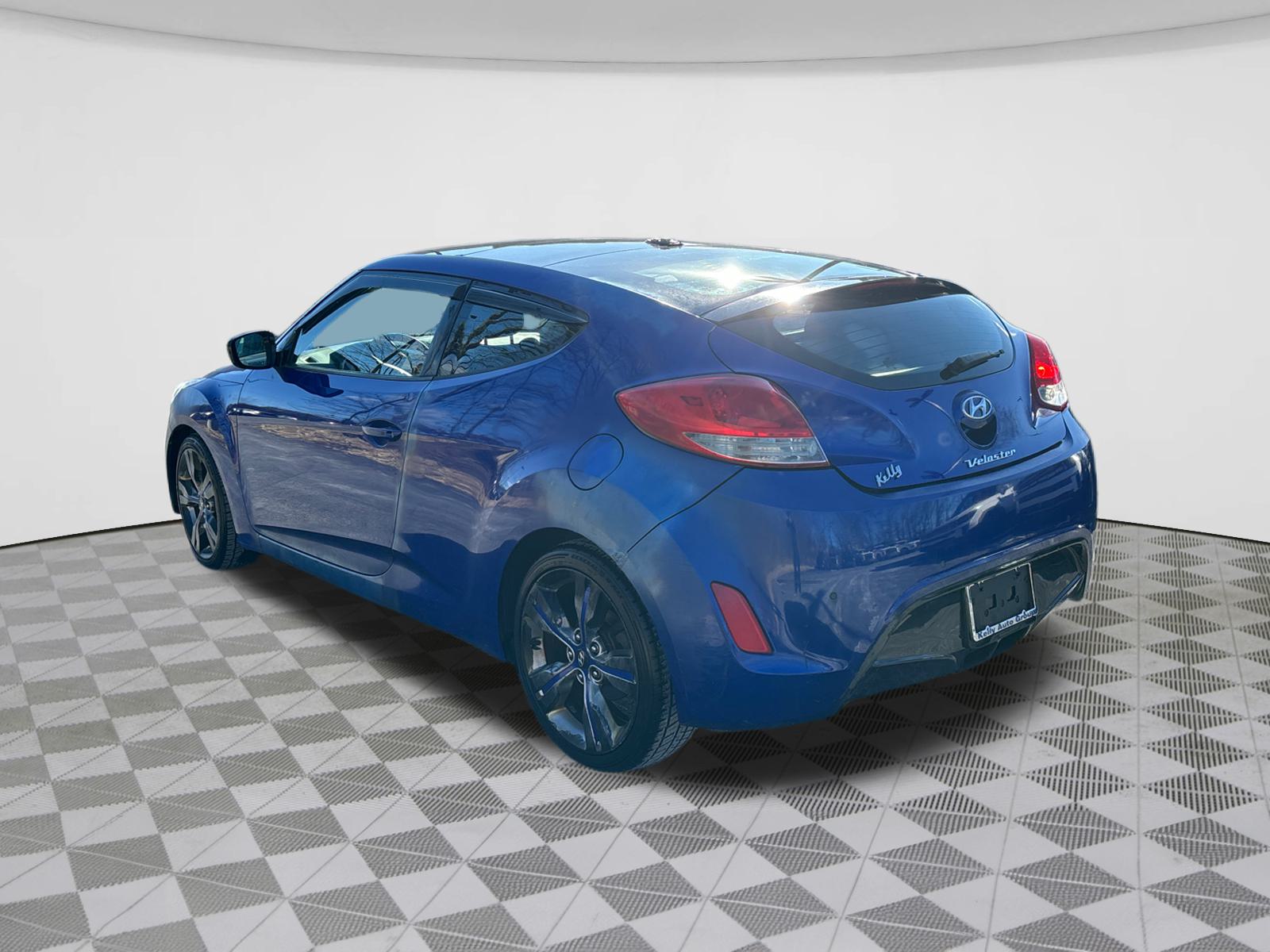 2012 Hyundai Veloster Base 5