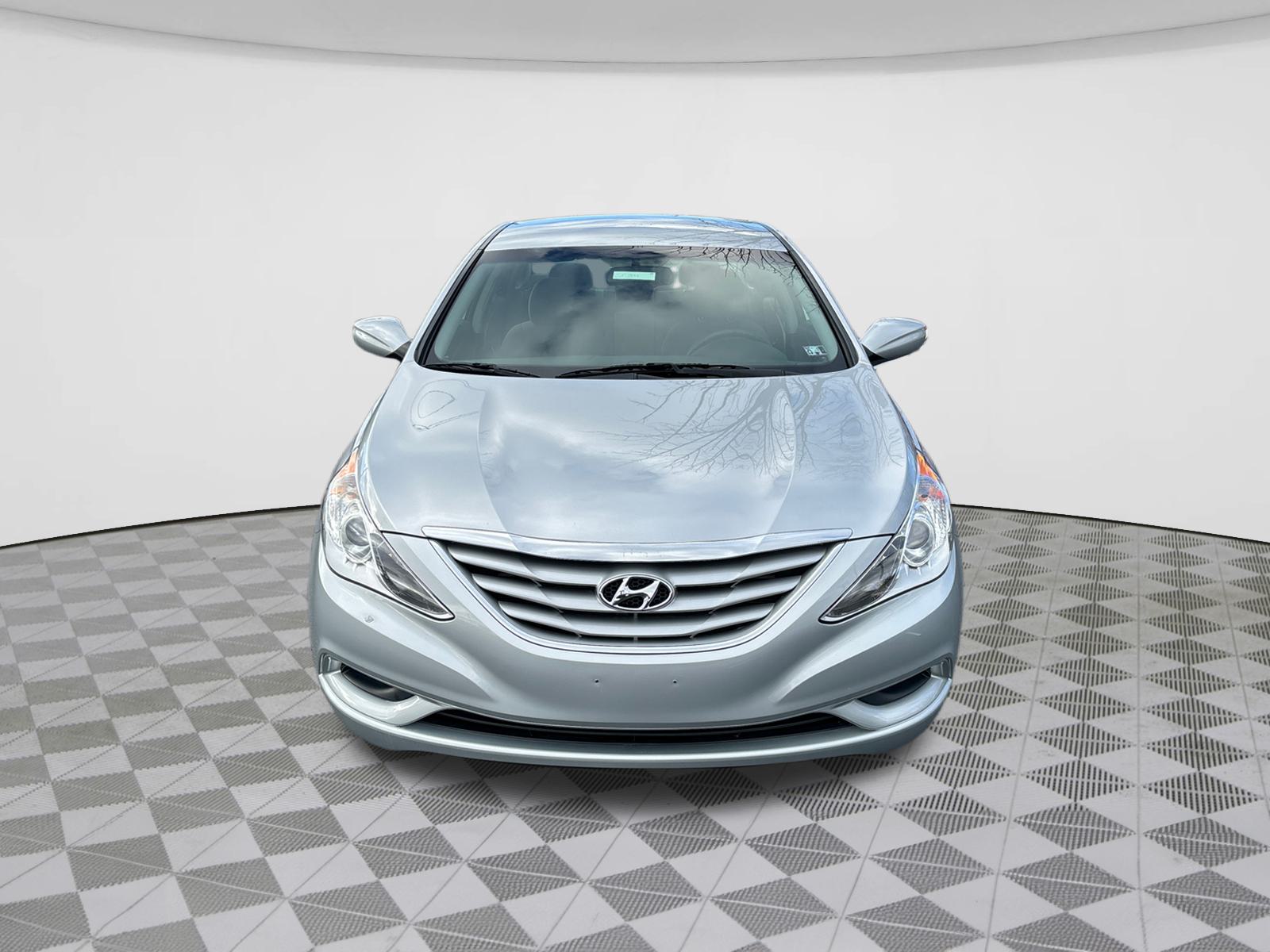 2013 Hyundai Sonata GLS 2