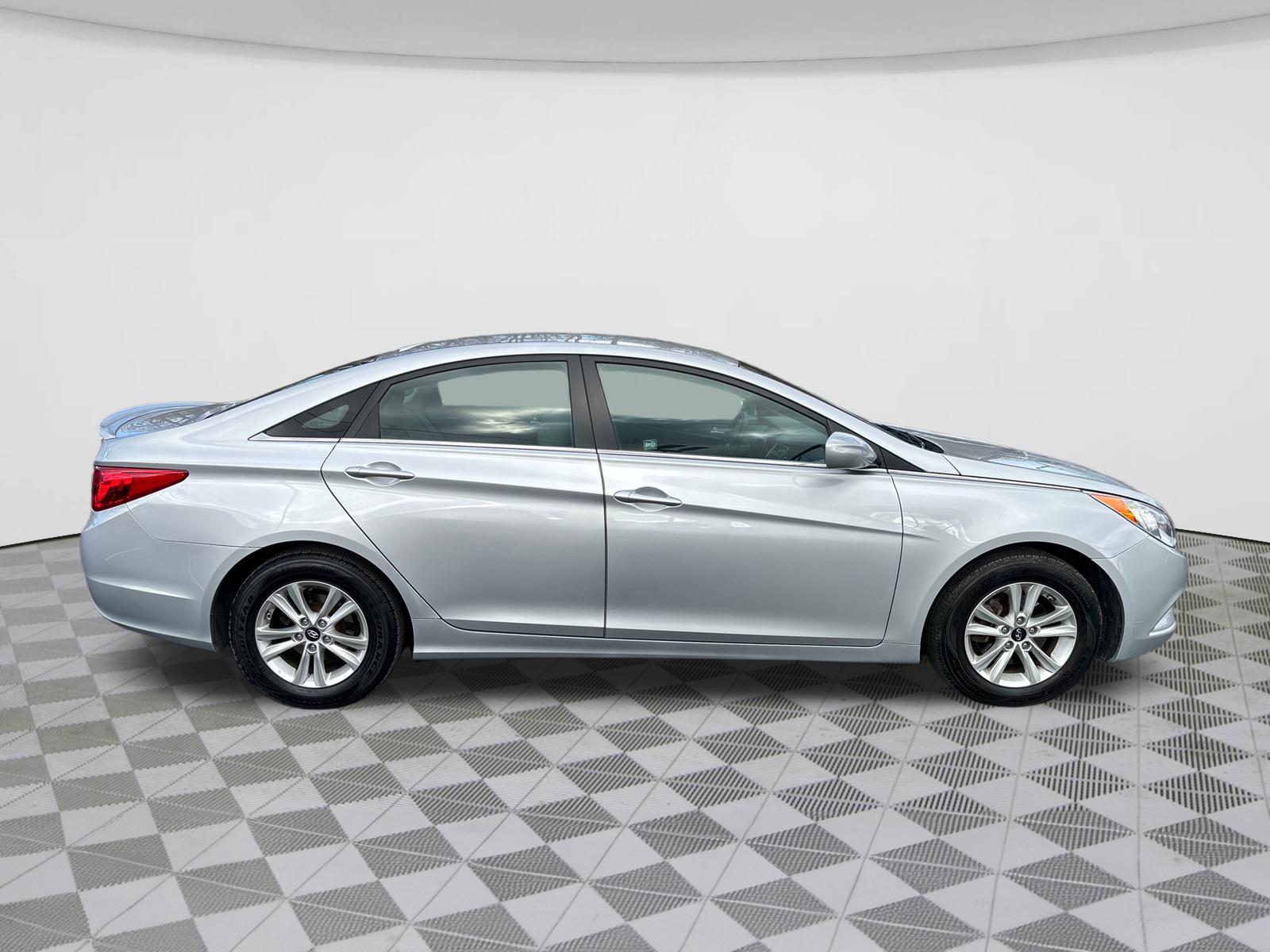 2013 Hyundai Sonata GLS 8