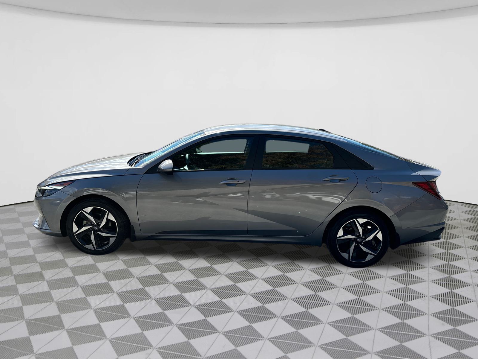 2023 Hyundai Elantra SEL 4