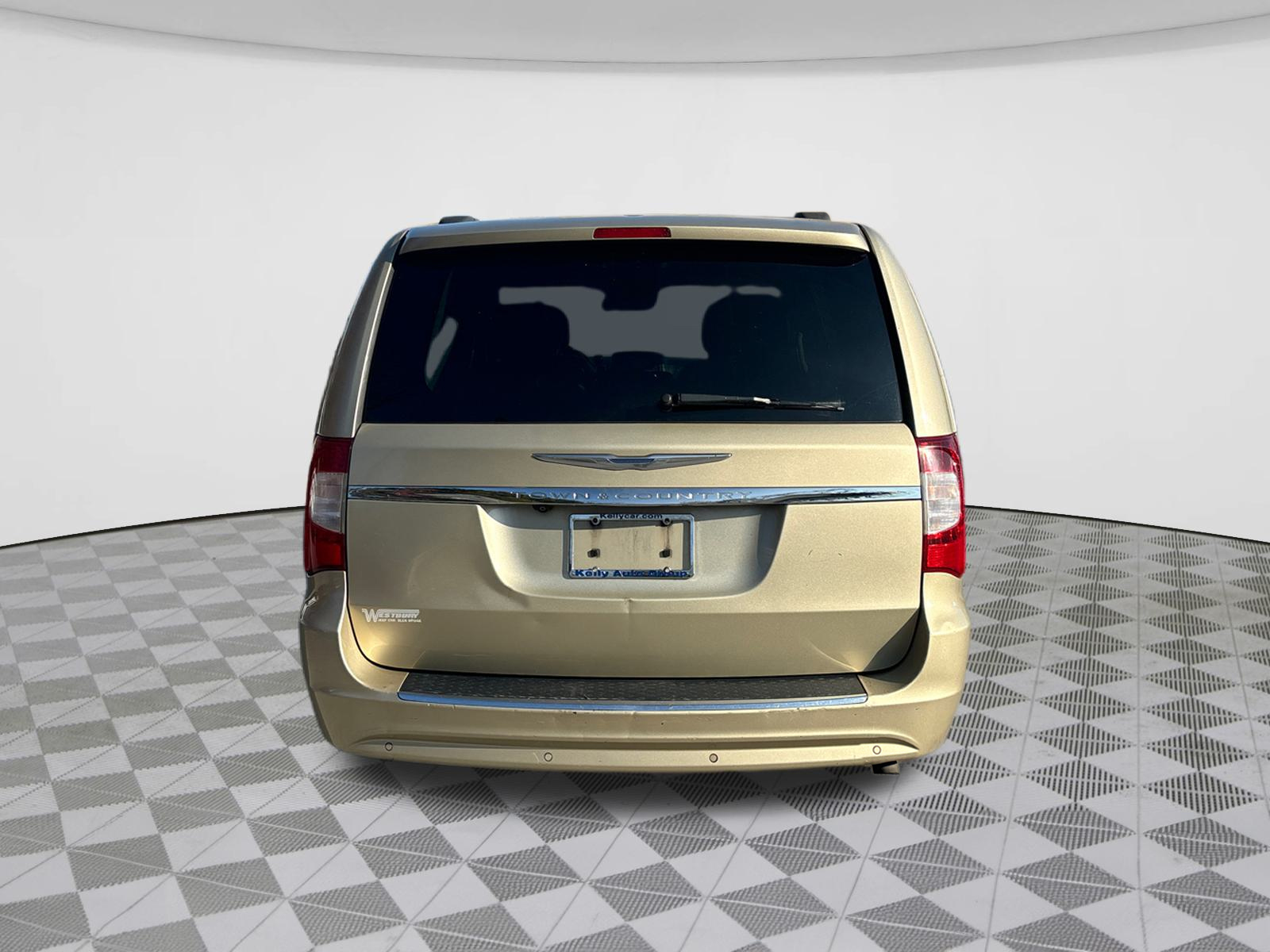 2011 Chrysler Town & Country Touring-L 6