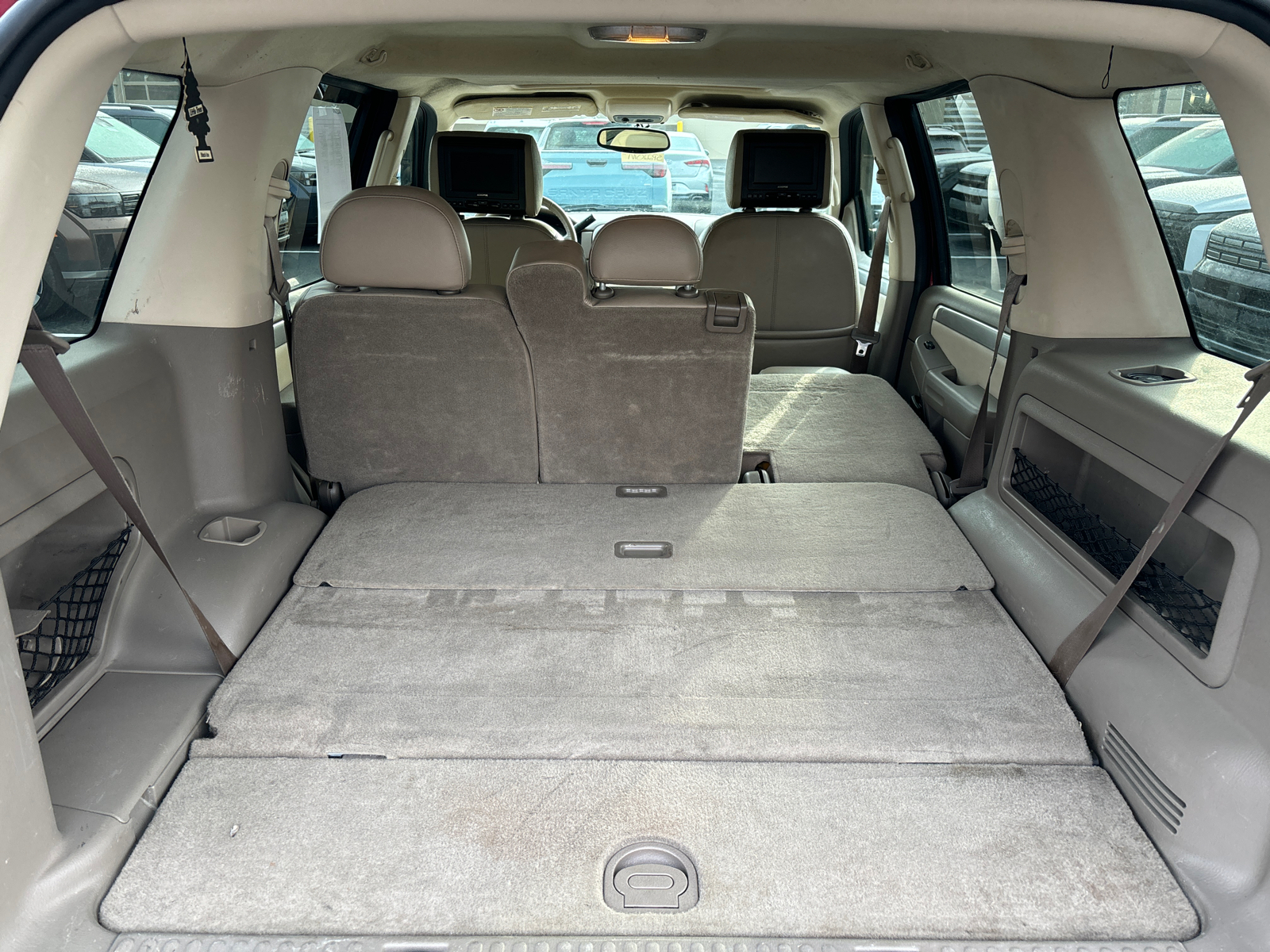 2004 Mercury Mountaineer Base 9