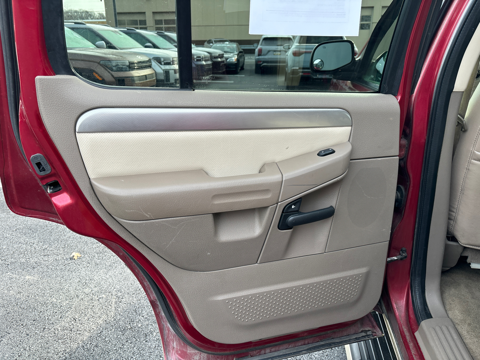 2004 Mercury Mountaineer Base 11