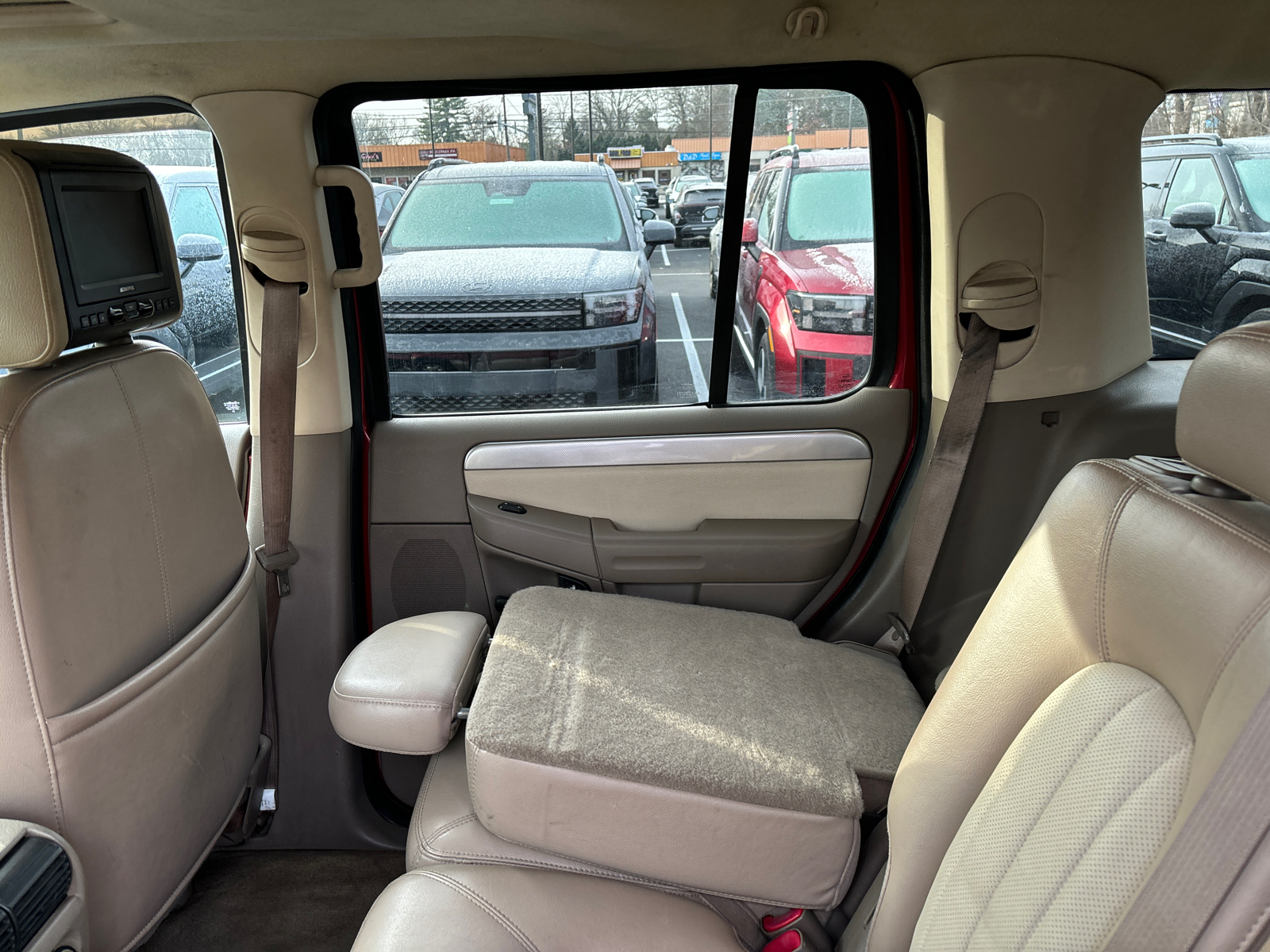 2004 Mercury Mountaineer Base 12