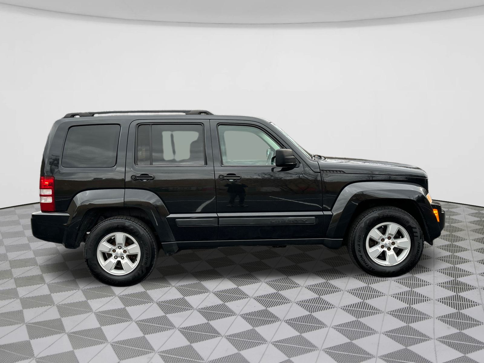 2009 Jeep Liberty Sport 8