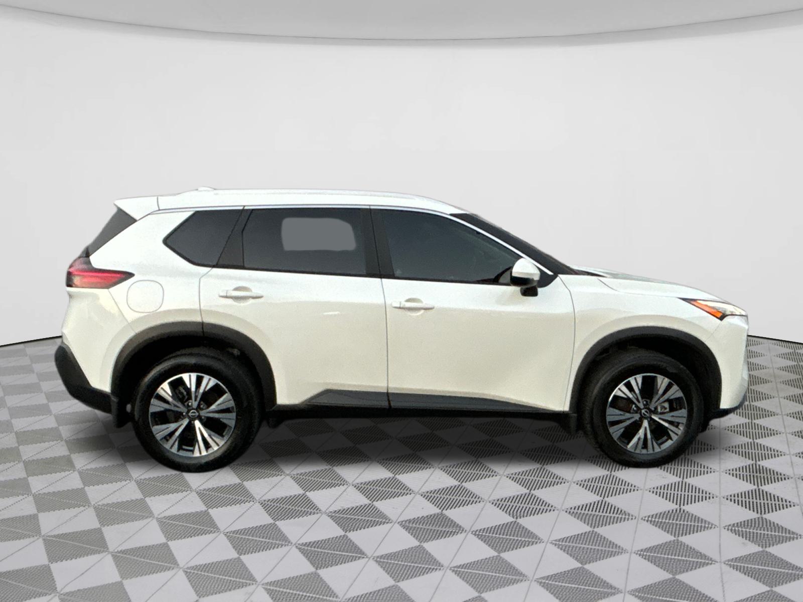 2023 Nissan Rogue SV 8